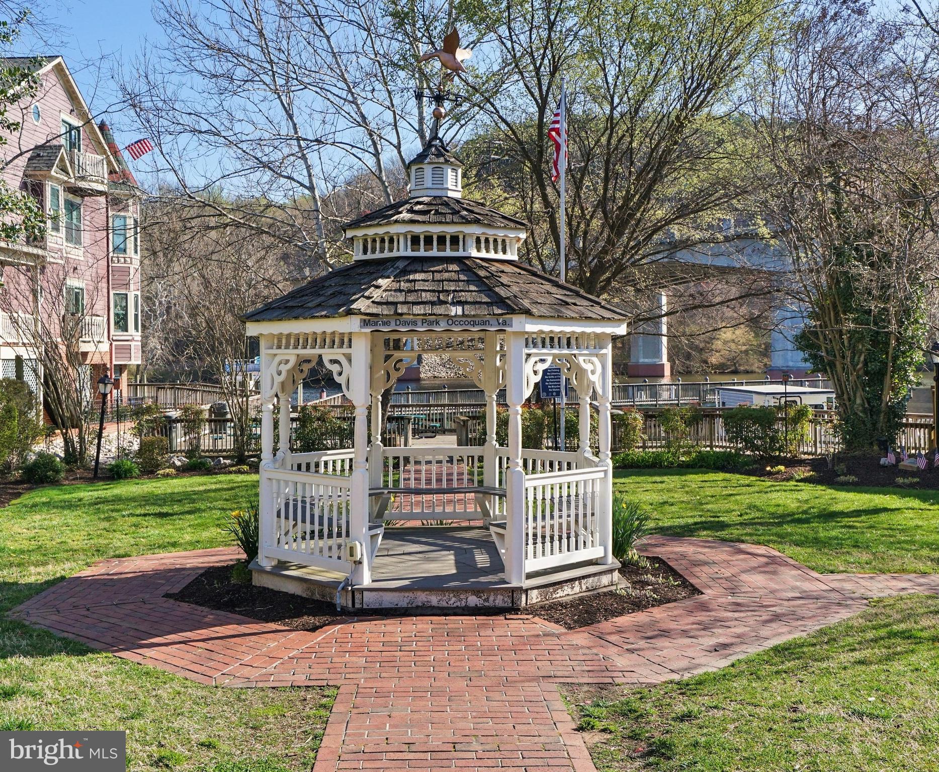 THE TOWNS OF OCCOQUAN MI - Residential Lease