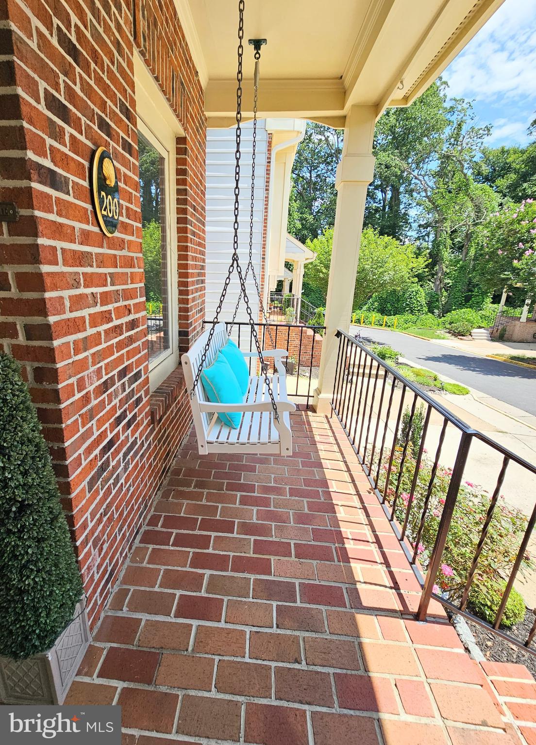 THE TOWNS OF OCCOQUAN MI - Residential Lease