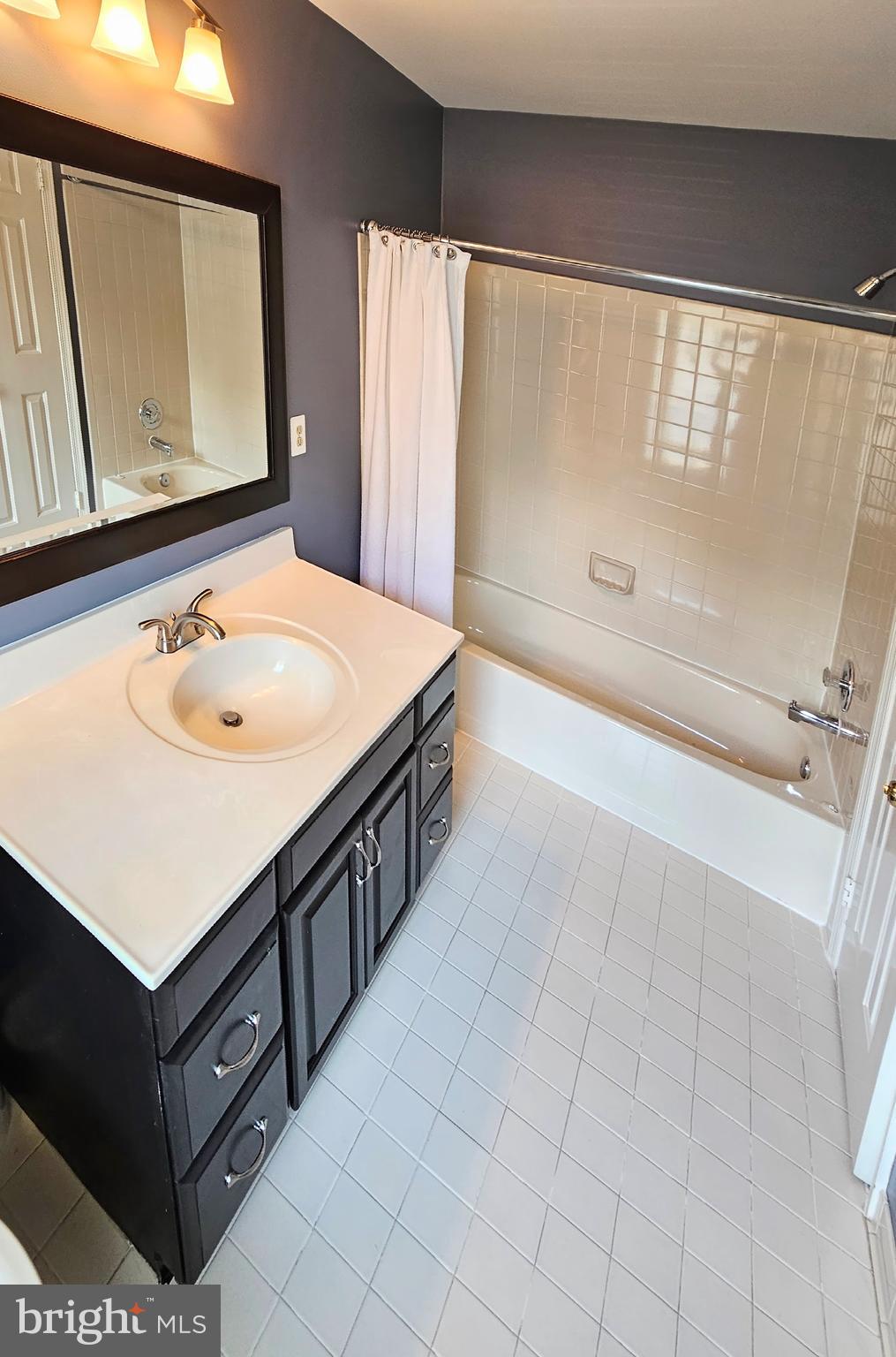 THE TOWNS OF OCCOQUAN MI - Residential Lease