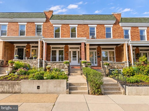 Townhouse For Sale - 2827 Chesterfield Avenue<br/> BALTIMORE, MD 21213