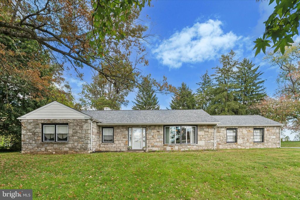 Photo of 435 W Kings Highway, COATESVILLE, PA 19320 (MLS # PACT2111366)
