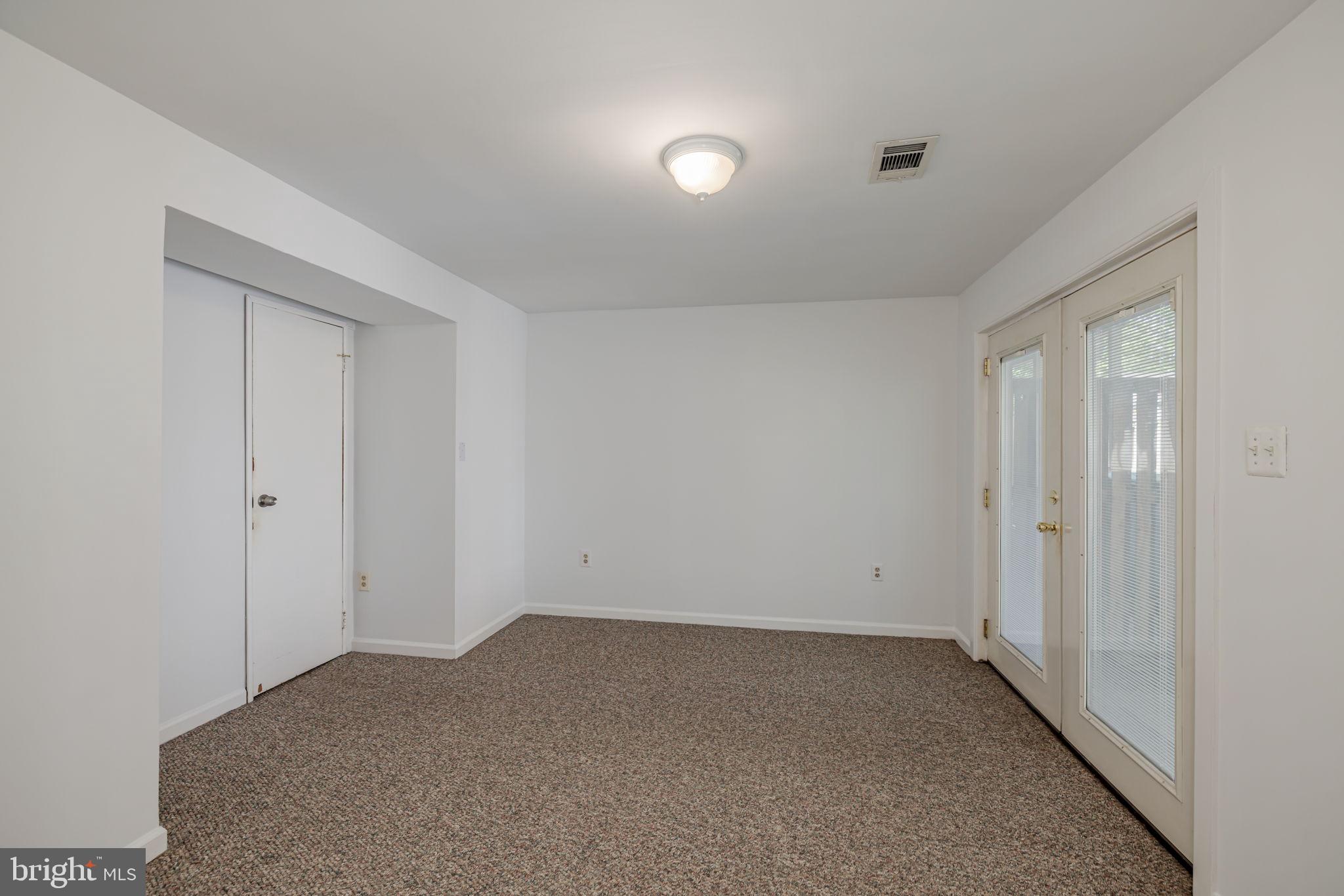 WASHINGTON SQUARE - Residential