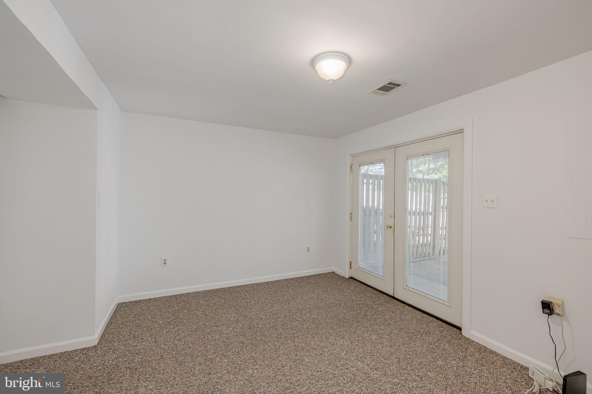 WASHINGTON SQUARE - Residential