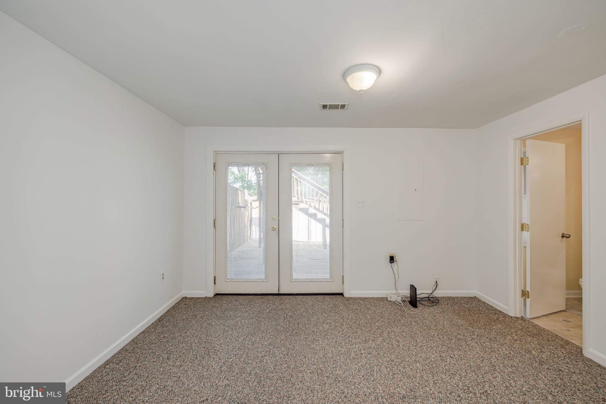 WASHINGTON SQUARE - Residential