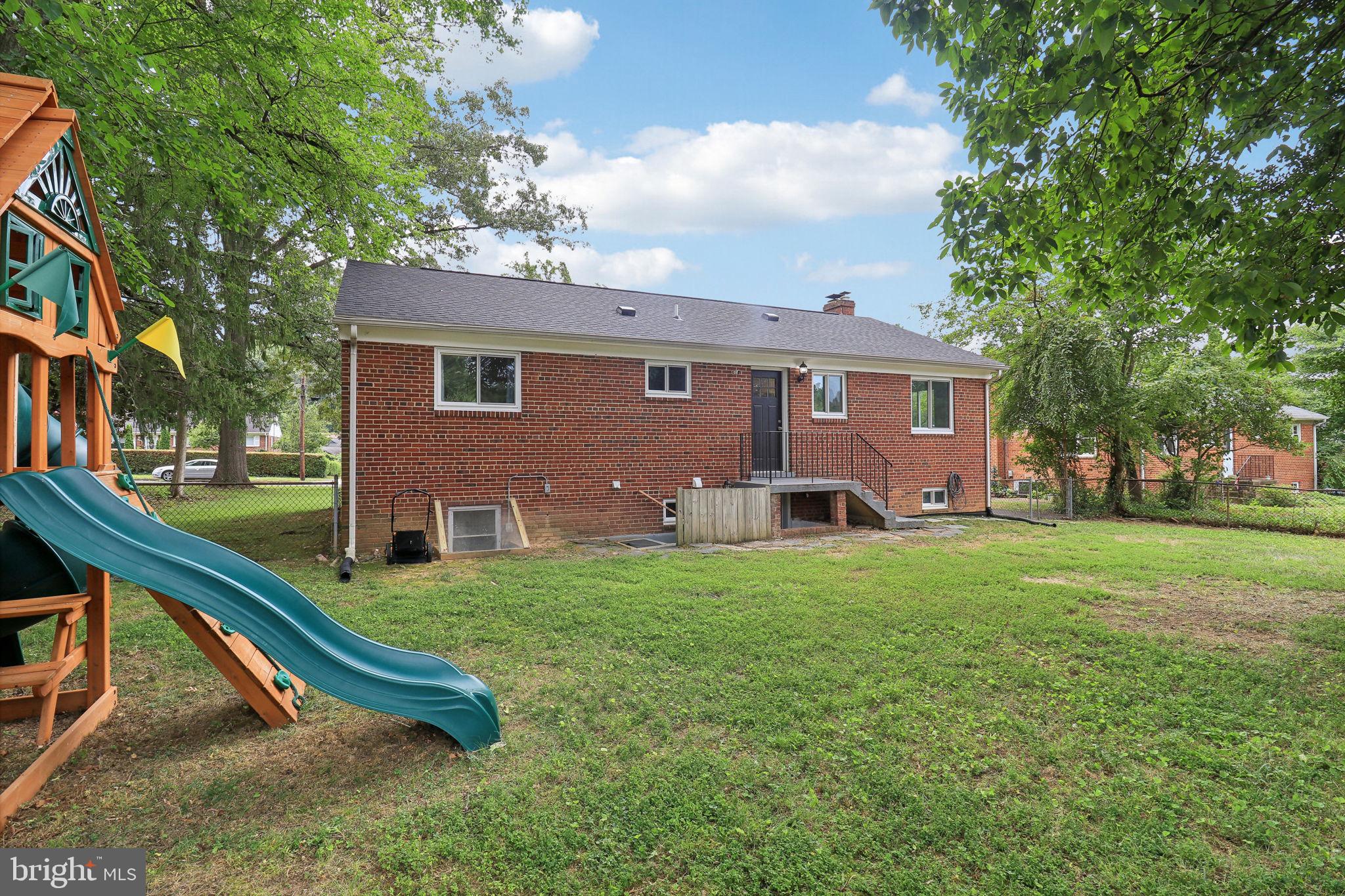 BROYHILL PARK - Residential