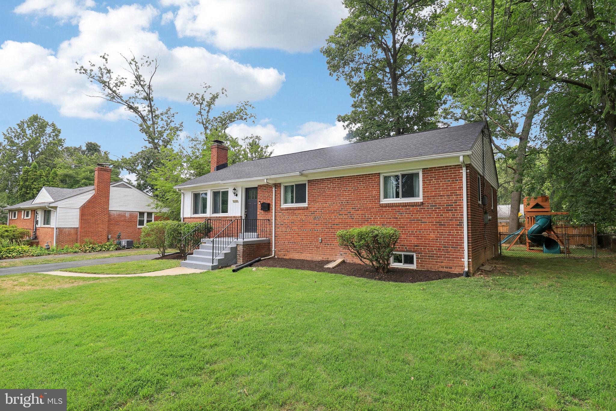 BROYHILL PARK - Residential