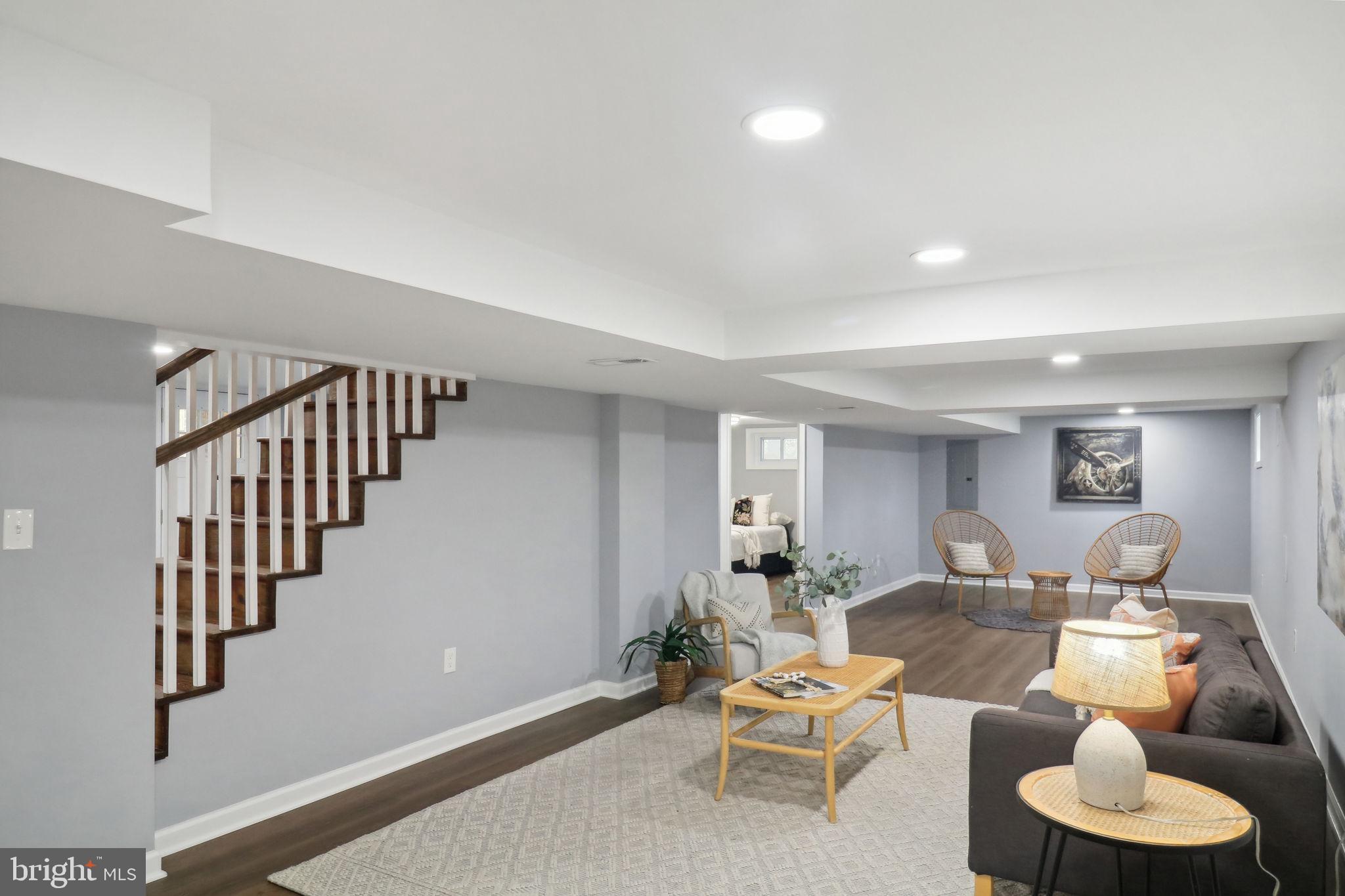 BROYHILL PARK - Residential