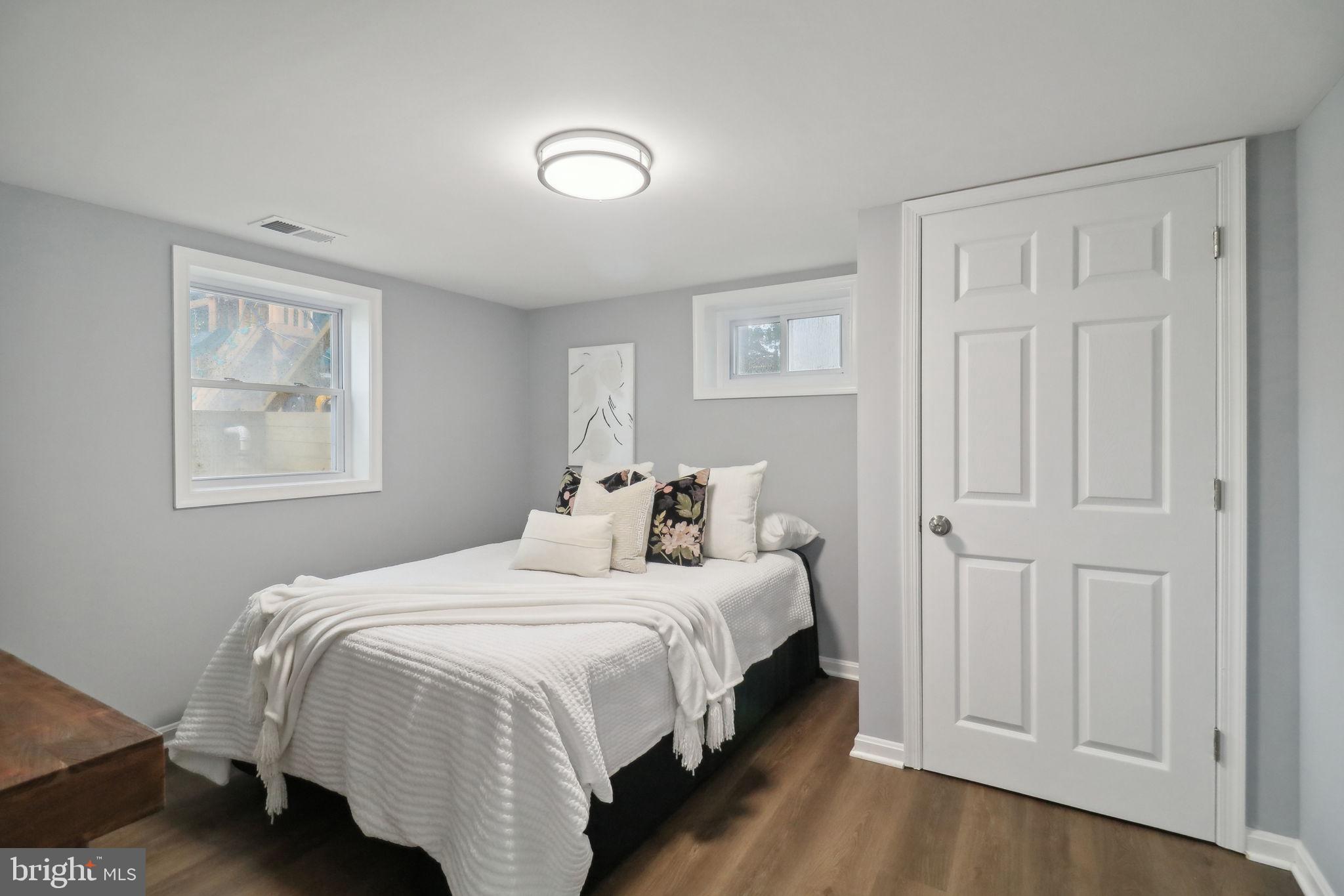 BROYHILL PARK - Residential