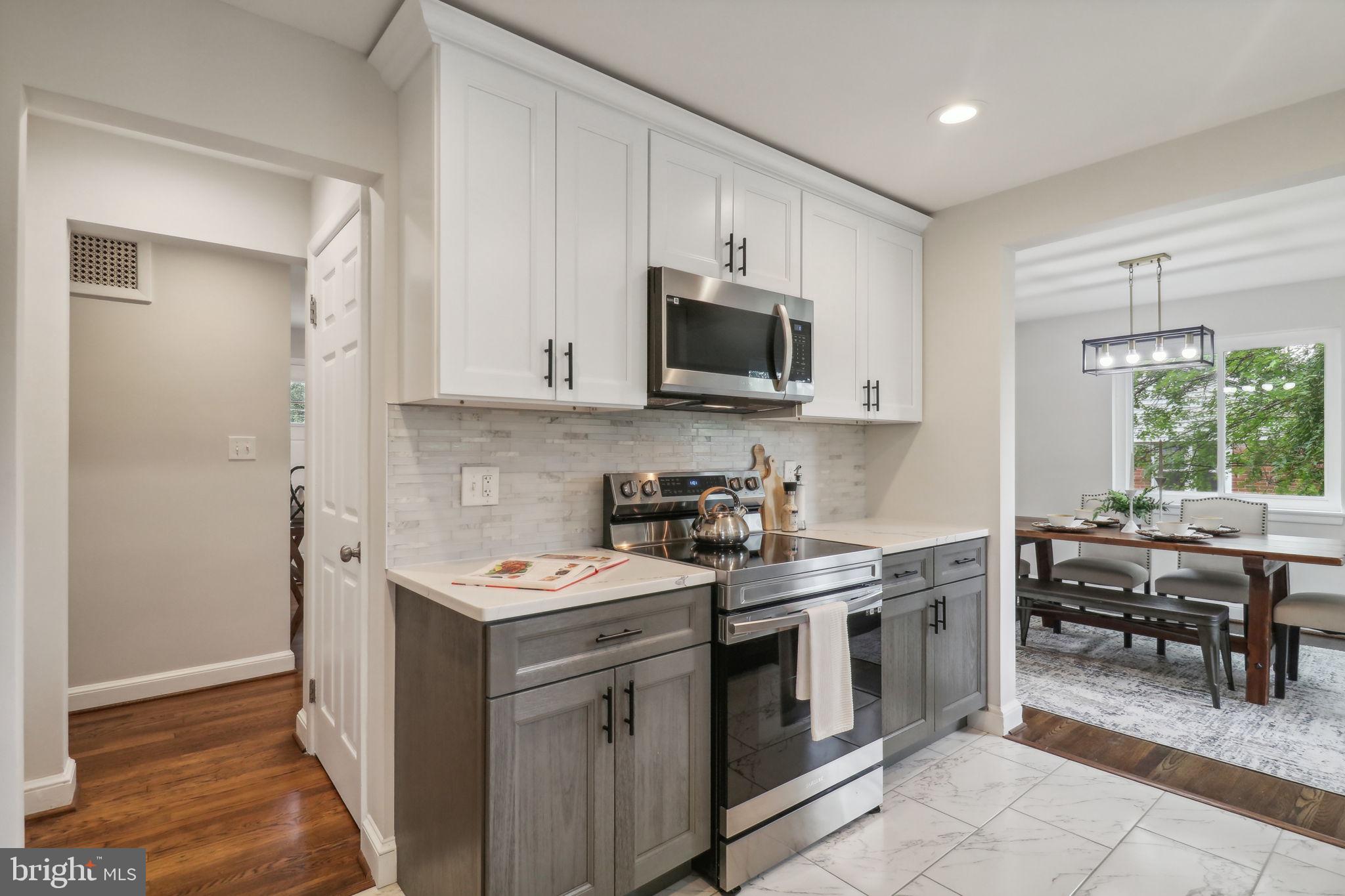 BROYHILL PARK - Residential