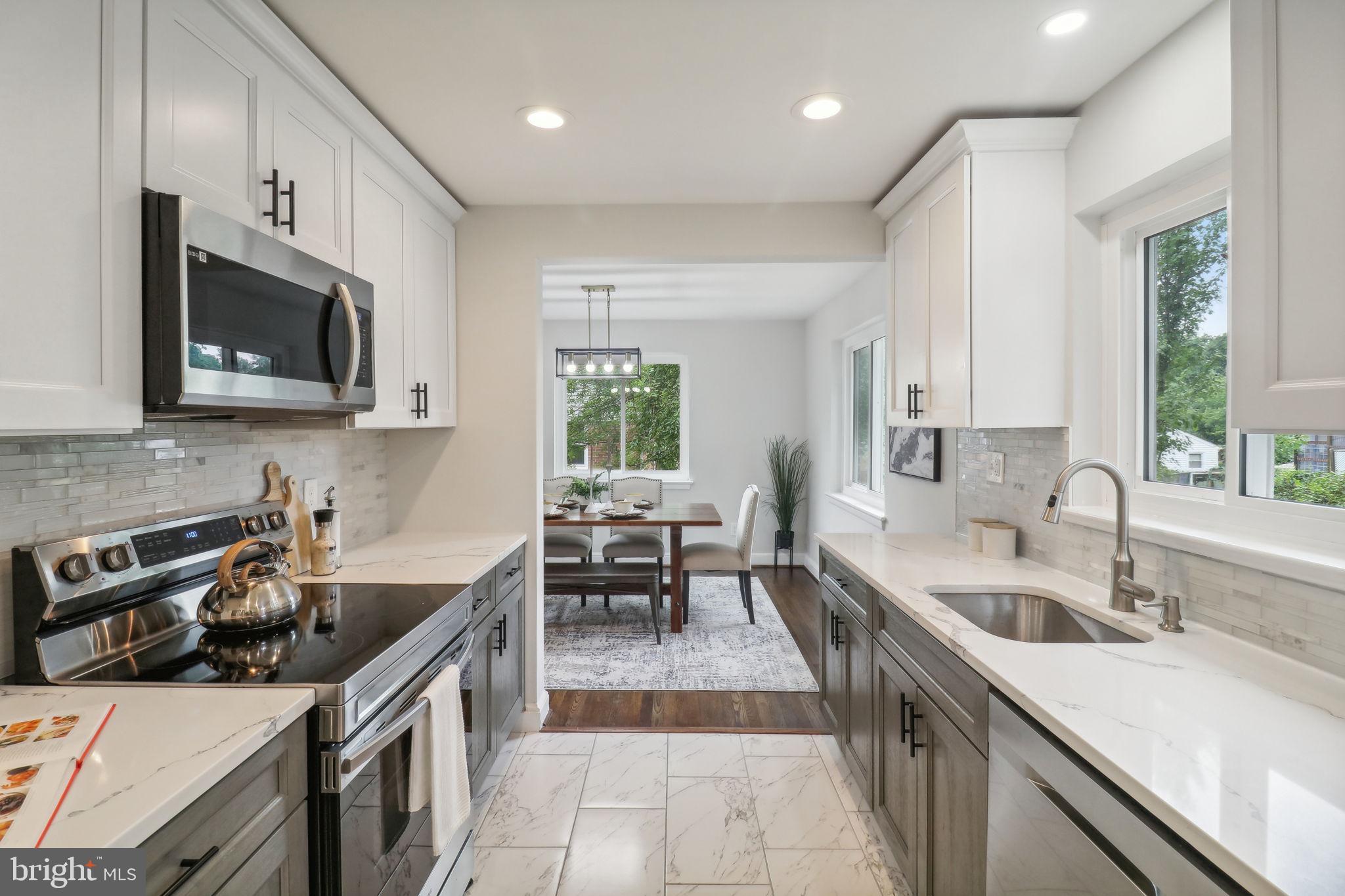 BROYHILL PARK - Residential