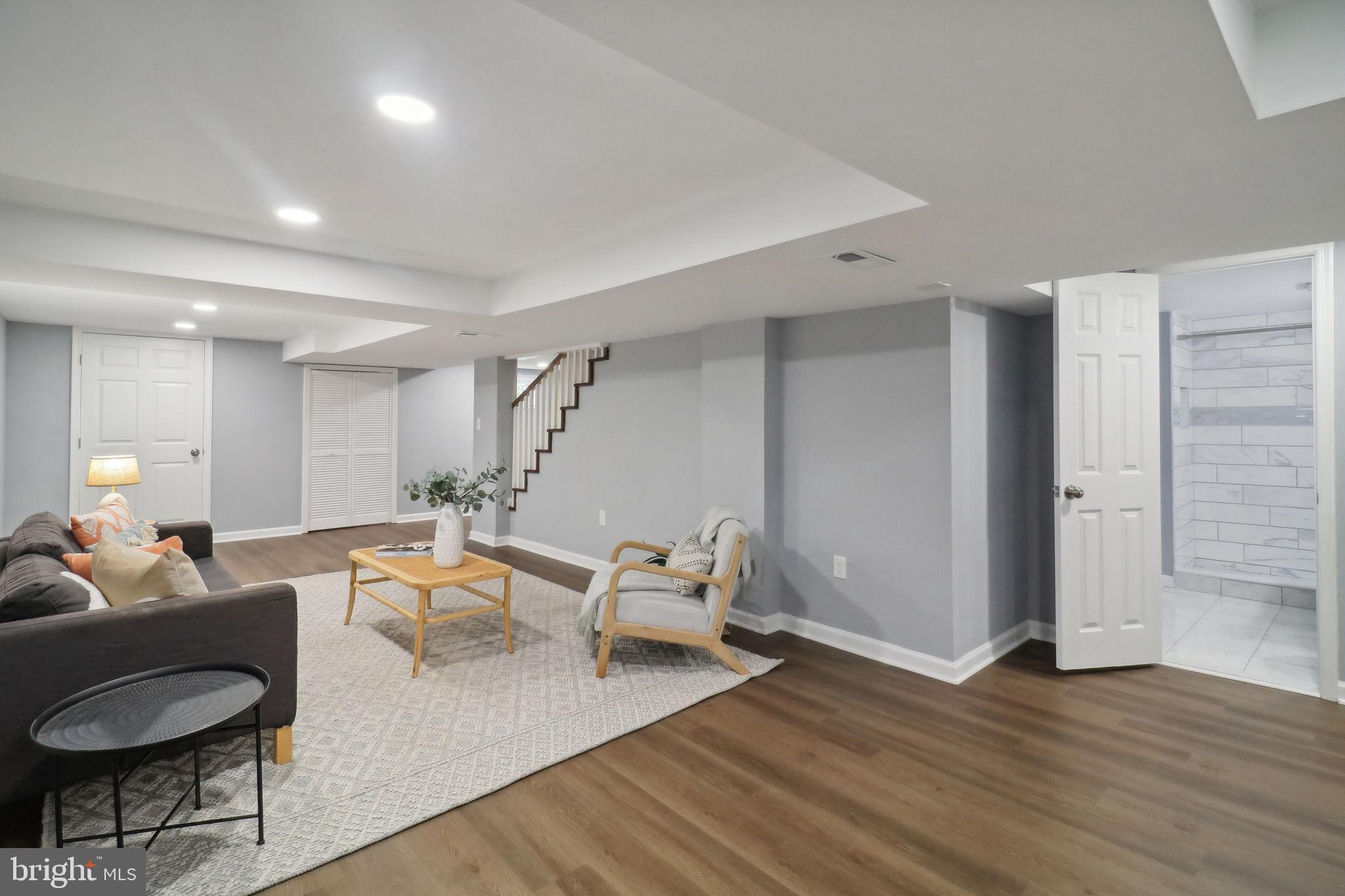 BROYHILL PARK - Residential