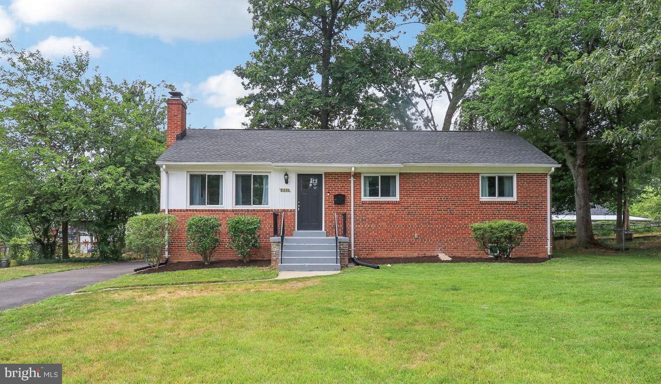 BROYHILL PARK - Residential