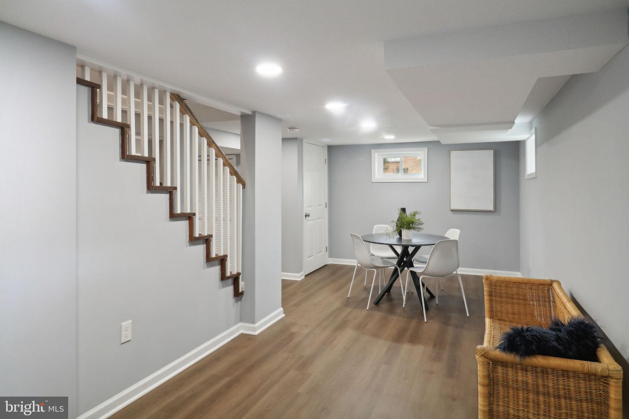 BROYHILL PARK - Residential