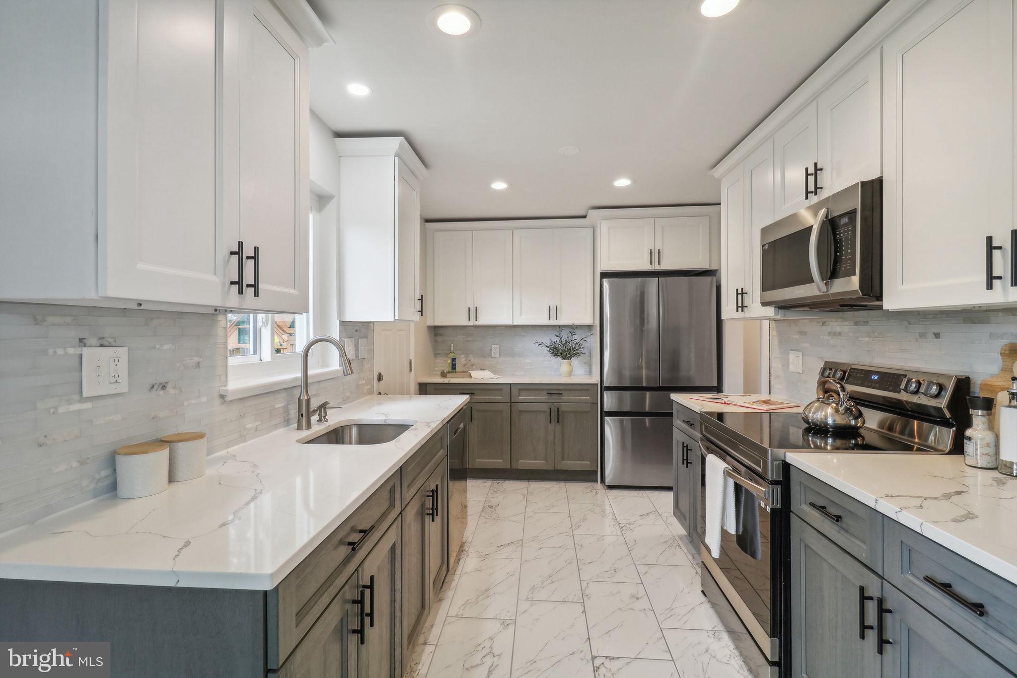 BROYHILL PARK - Residential