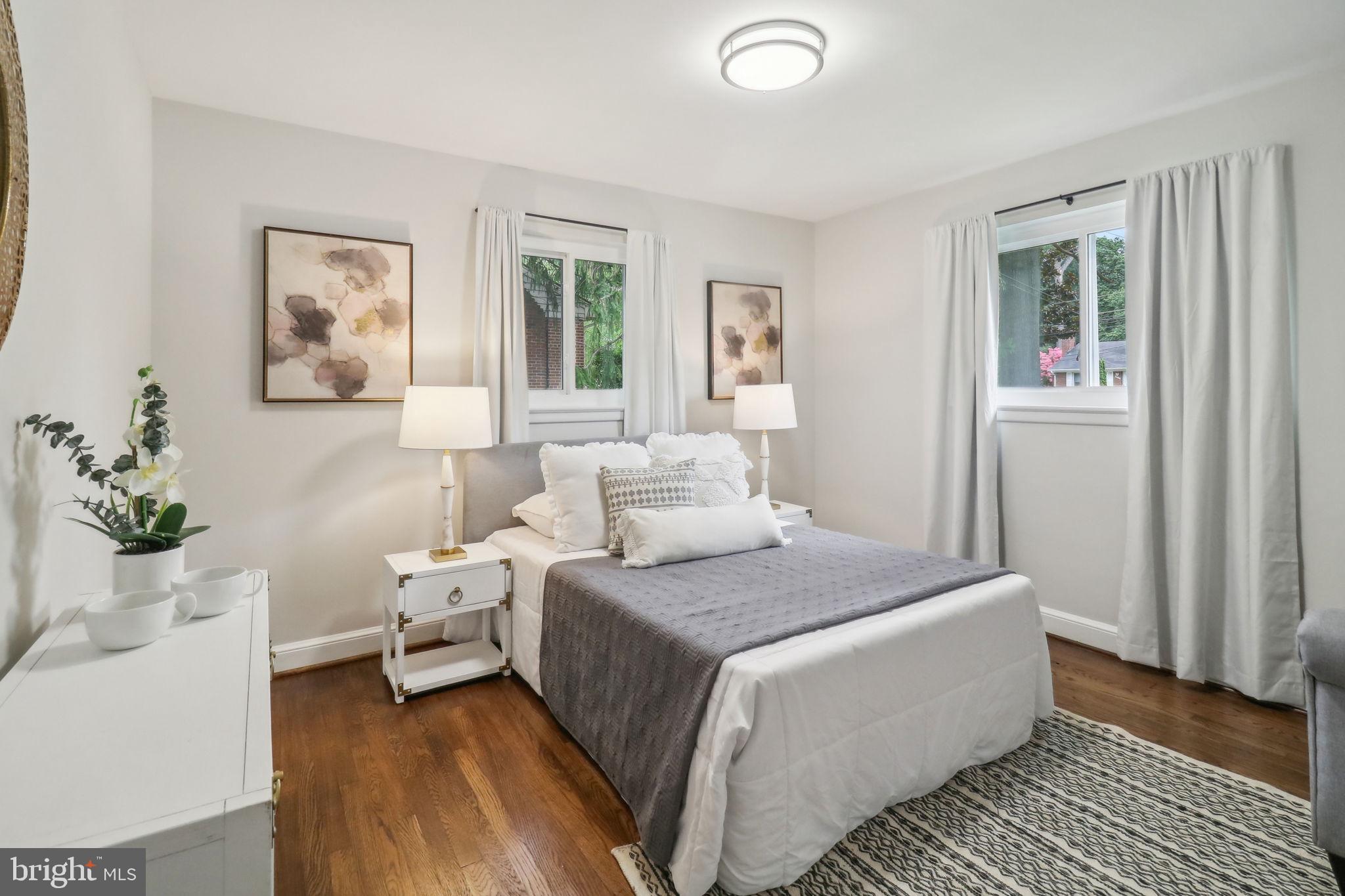 BROYHILL PARK - Residential