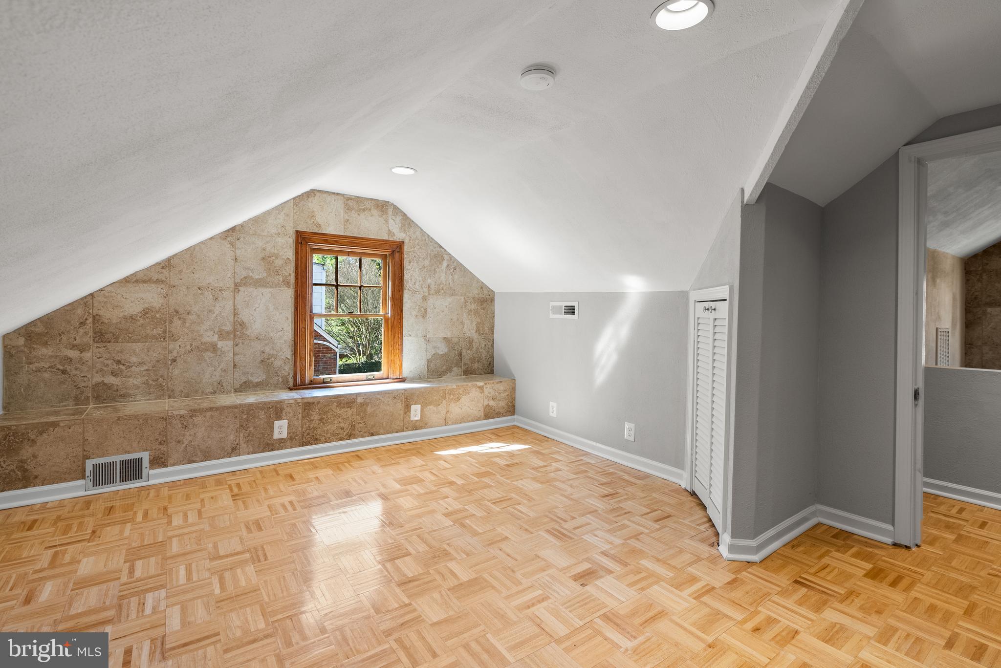 TAKOMA PARK - Residential