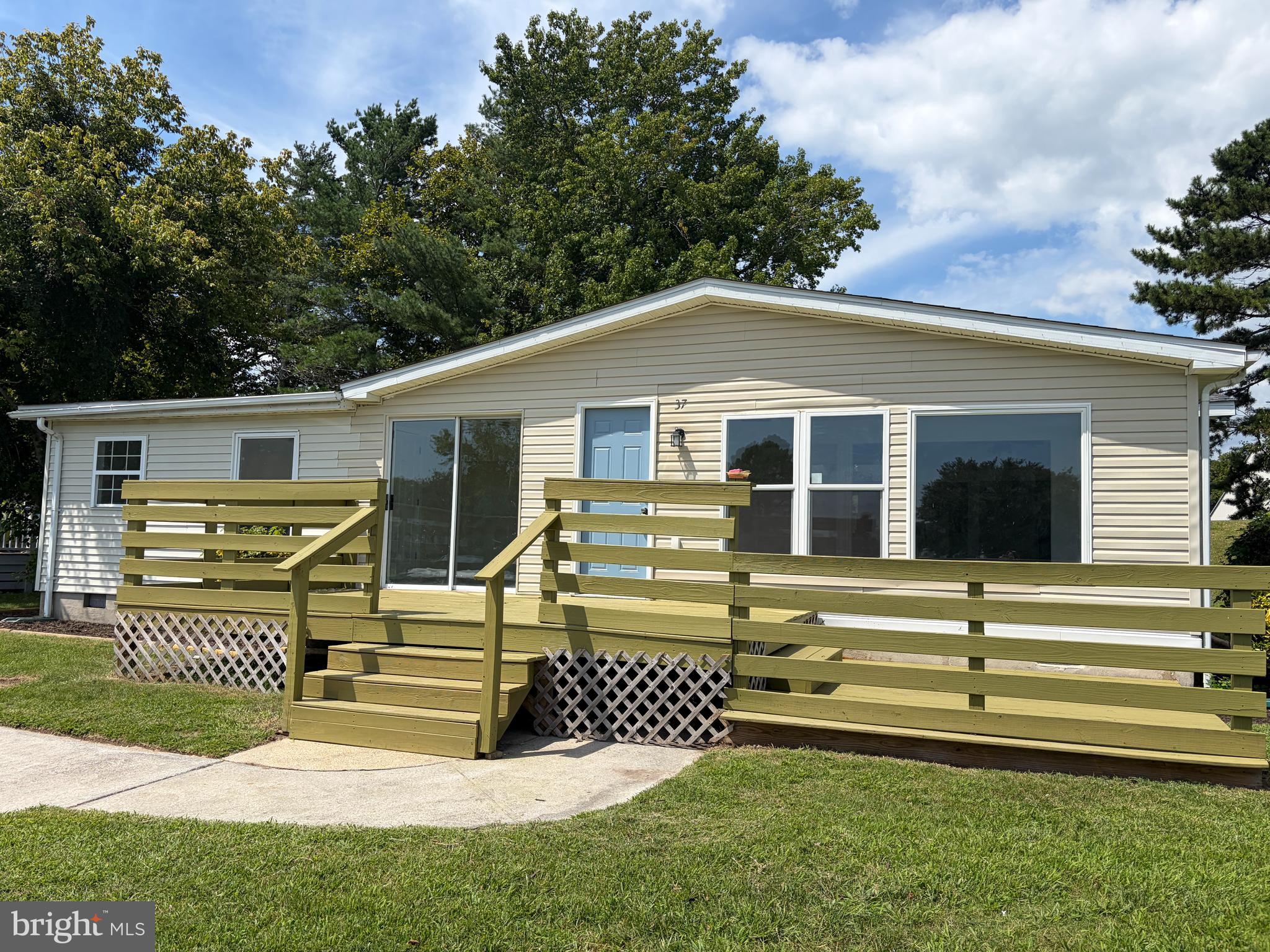 37 ANCHOR WAY DRIVE