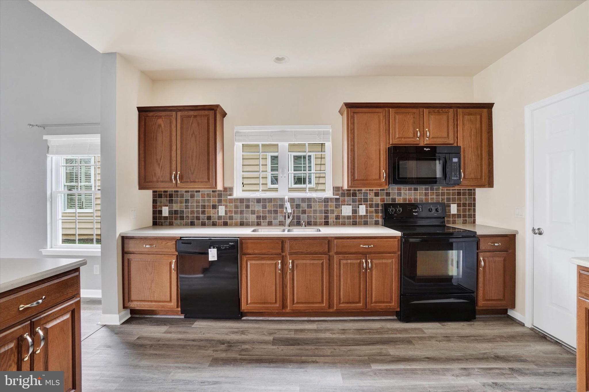 FOUR SEASONS AT ELM TREE - Residential