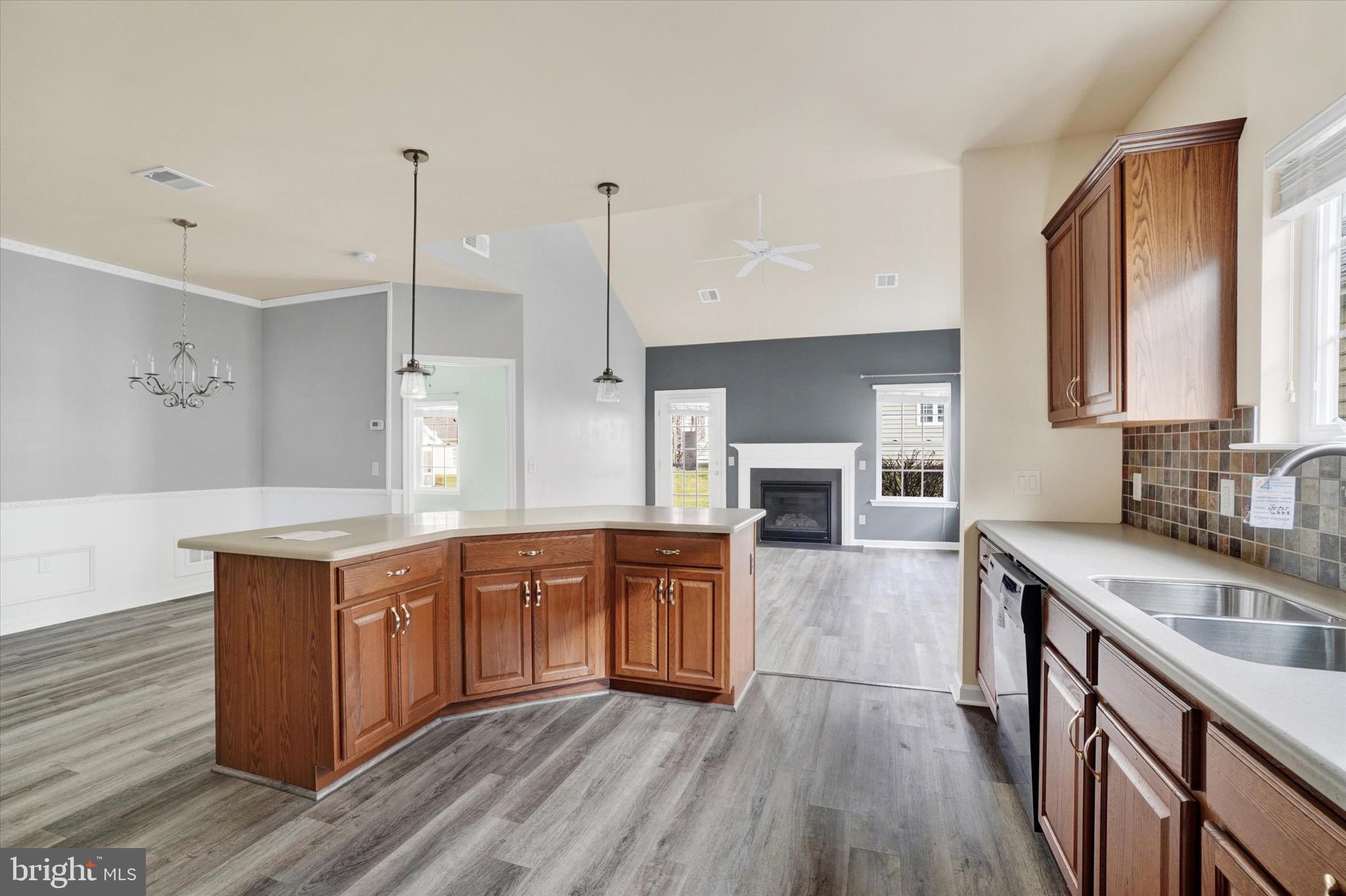 FOUR SEASONS AT ELM TREE - Residential