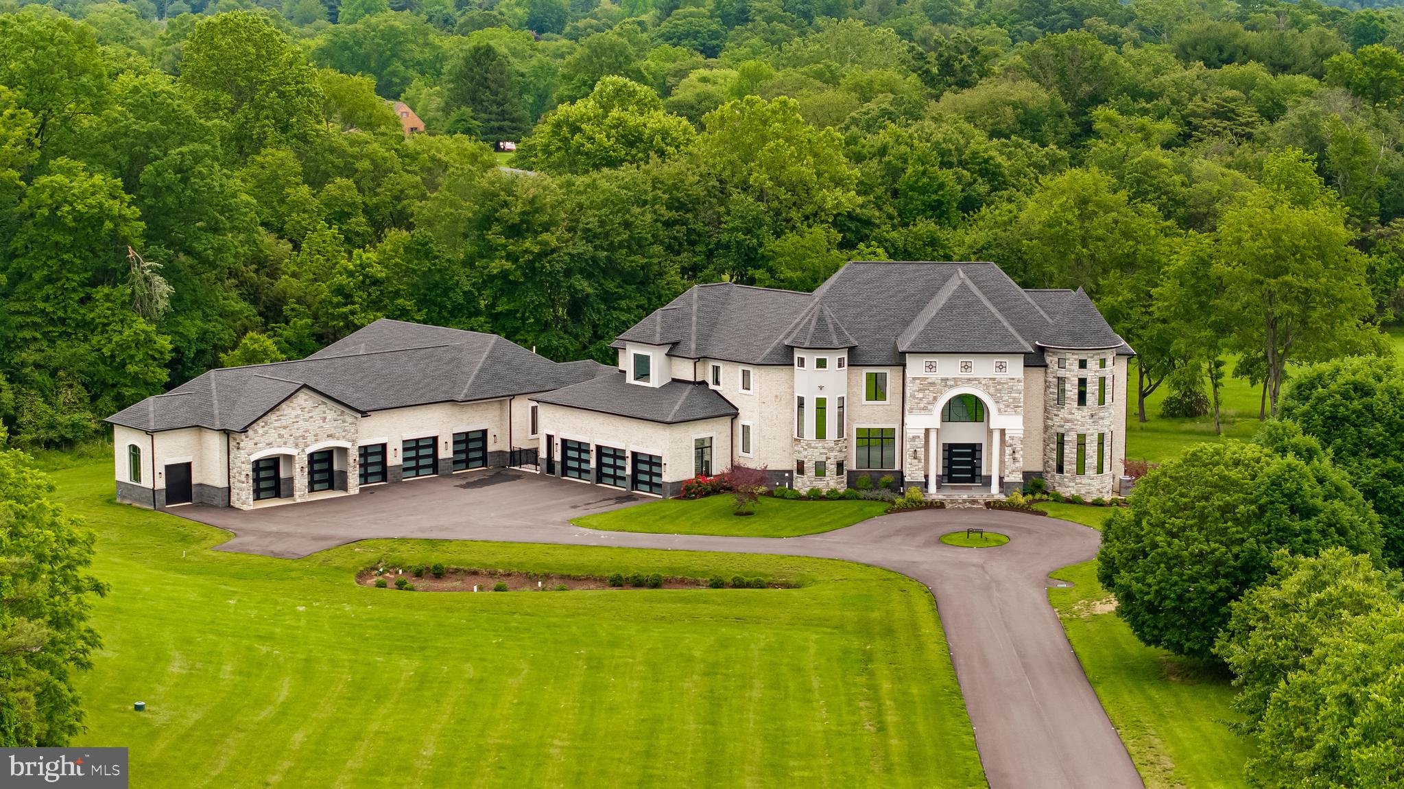 3415 SHADY LANE