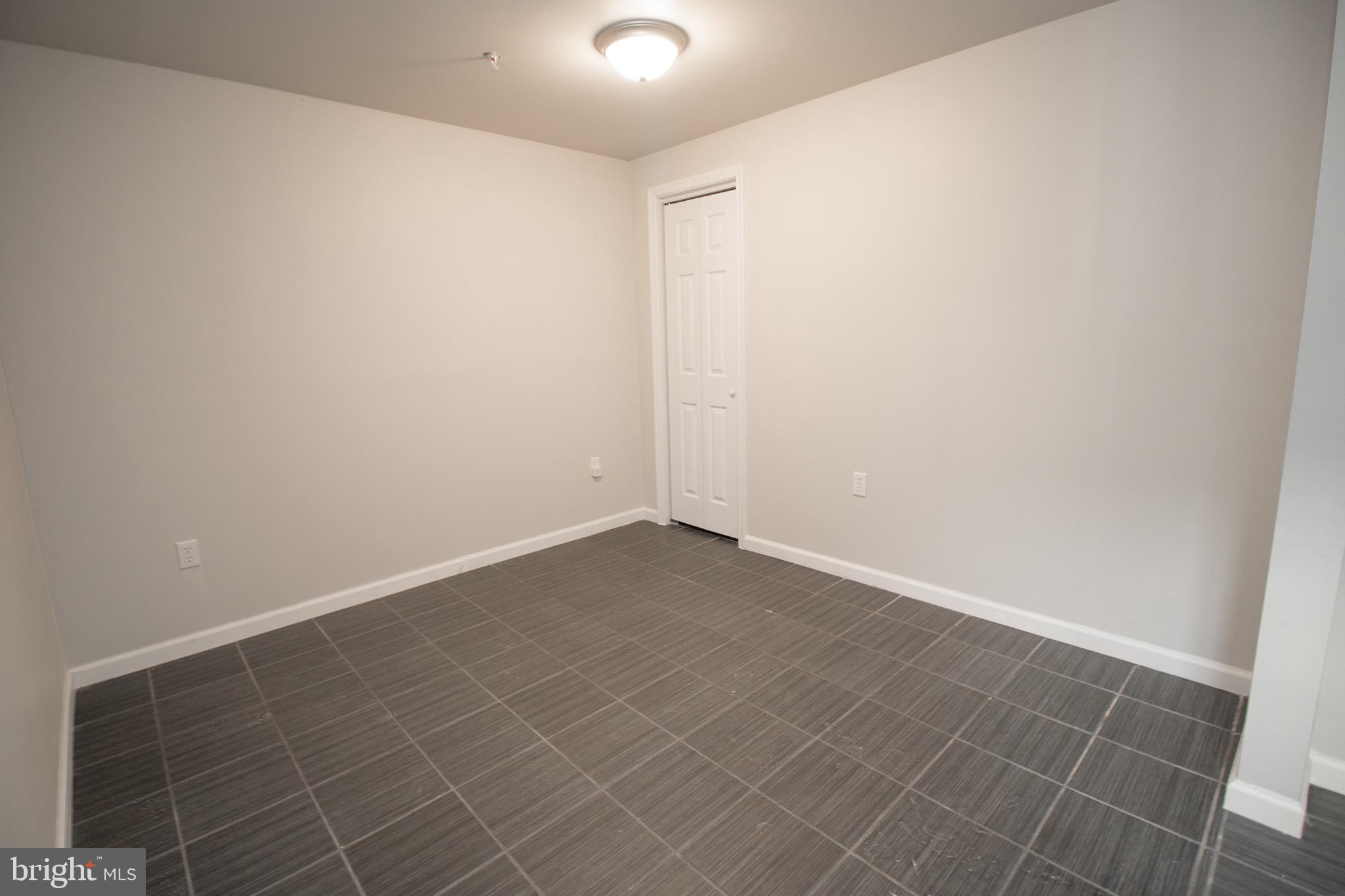 ELIZABETH HILLS PHASE 1 - Residential Lease