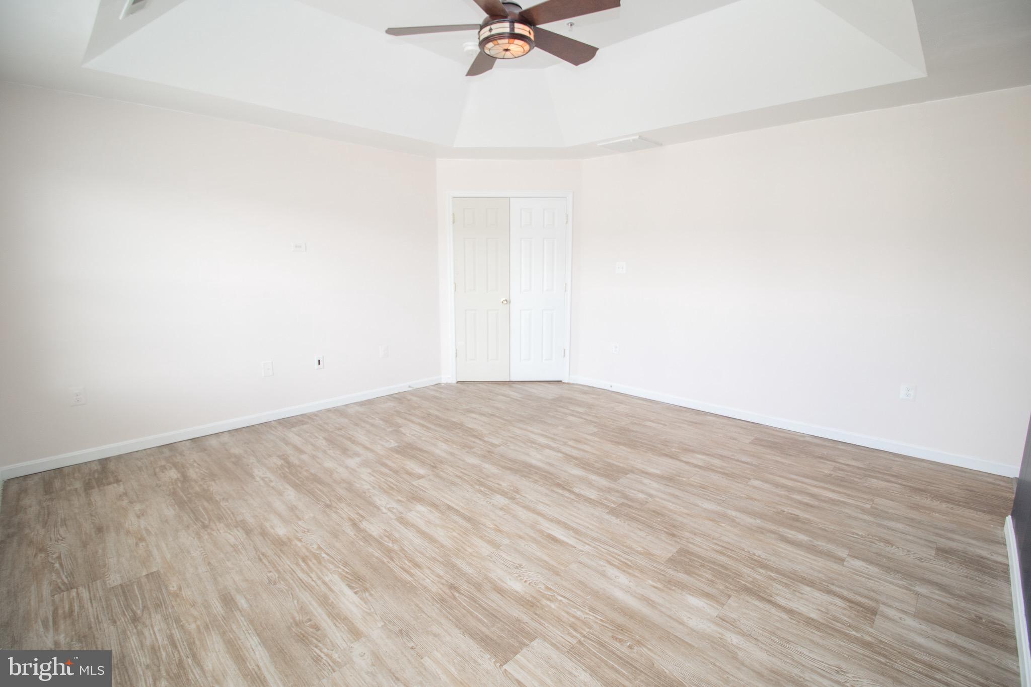 ELIZABETH HILLS PHASE 1 - Residential Lease