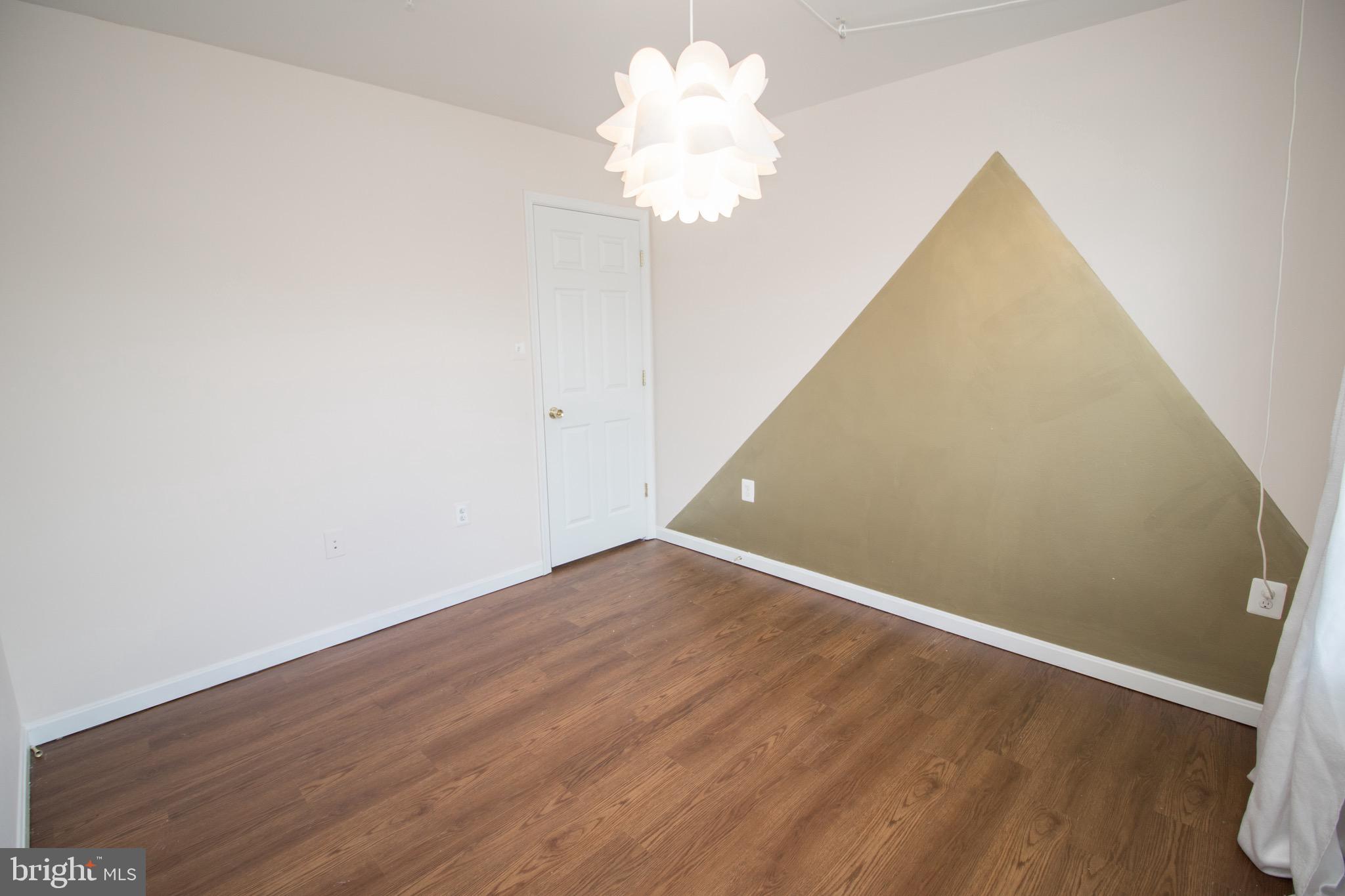 ELIZABETH HILLS PHASE 1 - Residential Lease