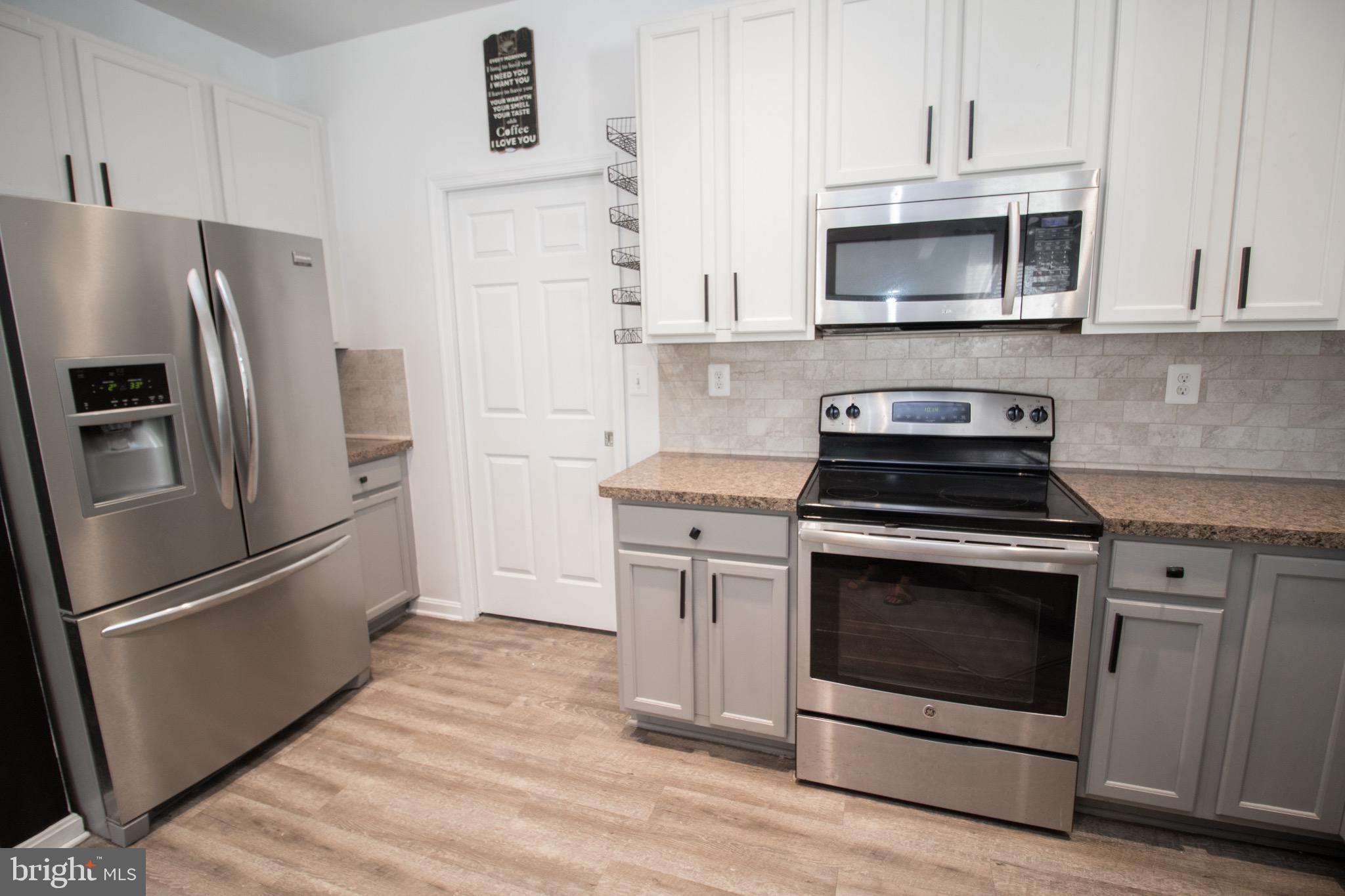 ELIZABETH HILLS PHASE 1 - Residential Lease