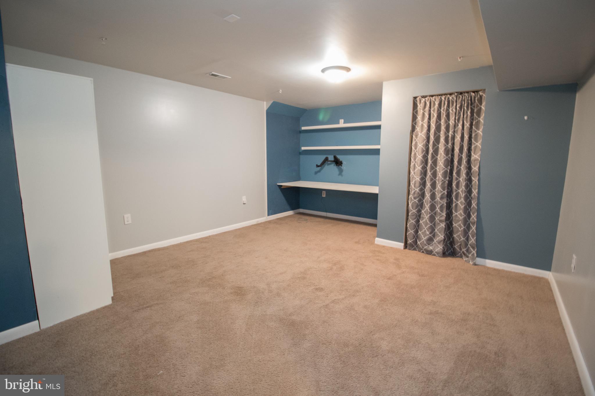 ELIZABETH HILLS PHASE 1 - Residential Lease