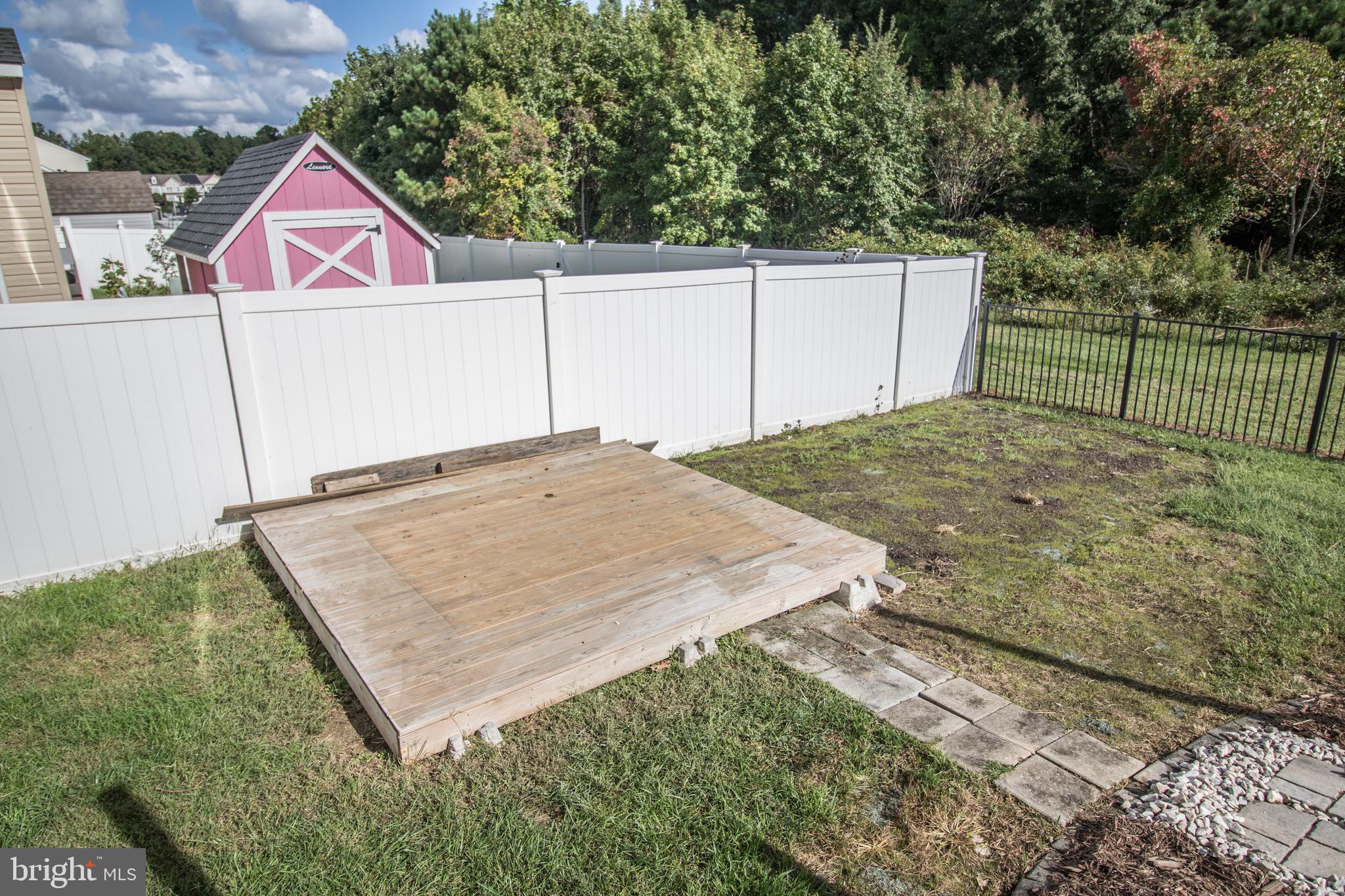 ELIZABETH HILLS PHASE 1 - Residential Lease