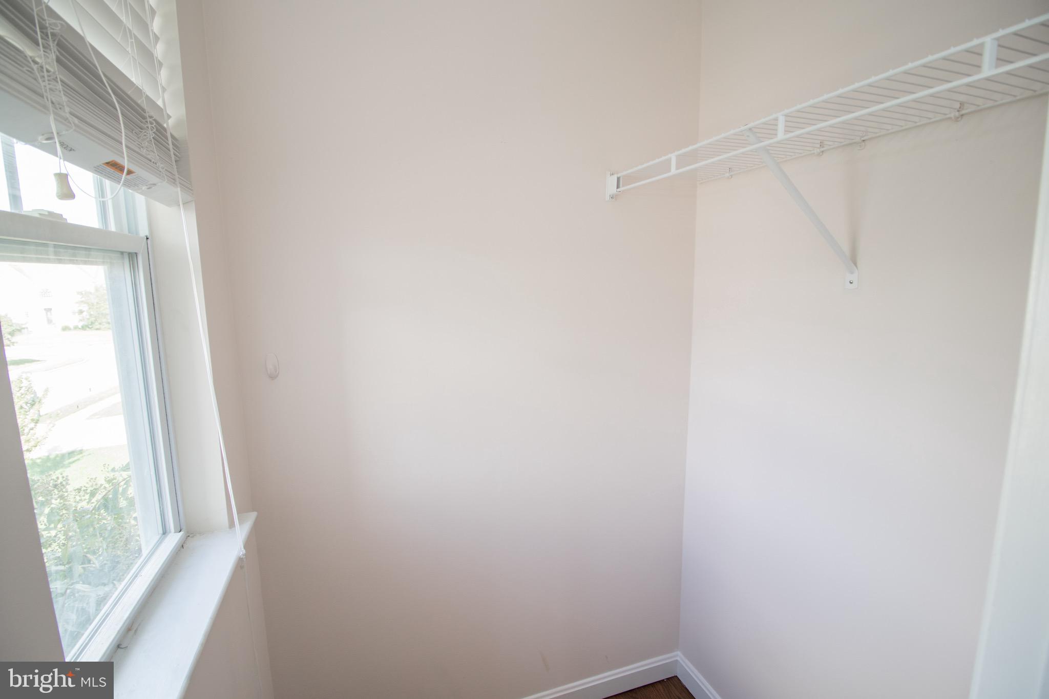 ELIZABETH HILLS PHASE 1 - Residential Lease