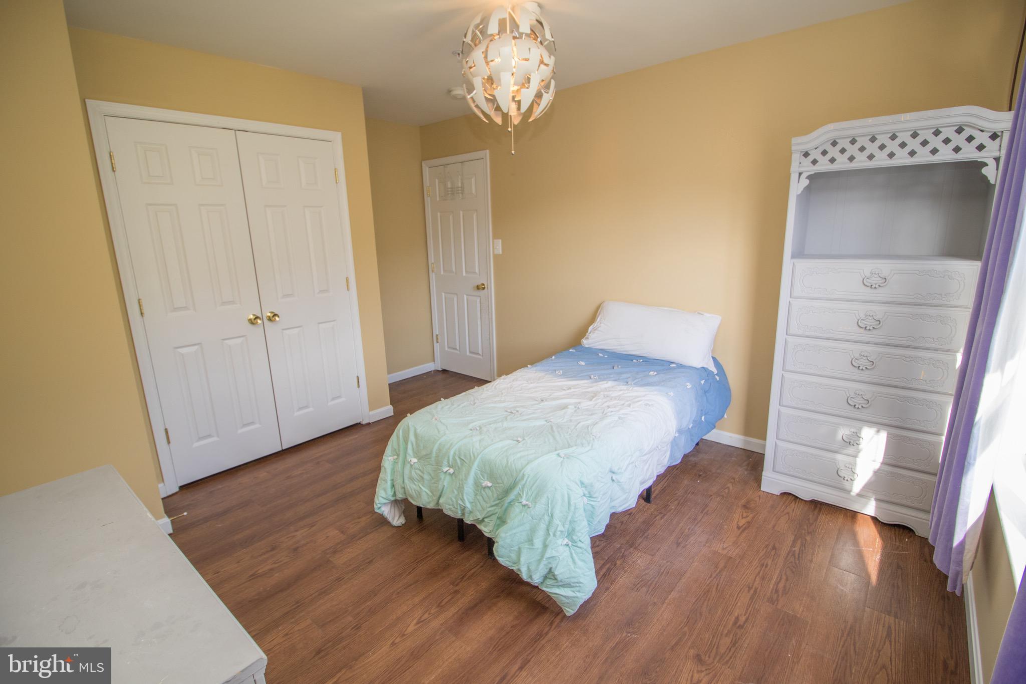 ELIZABETH HILLS PHASE 1 - Residential Lease