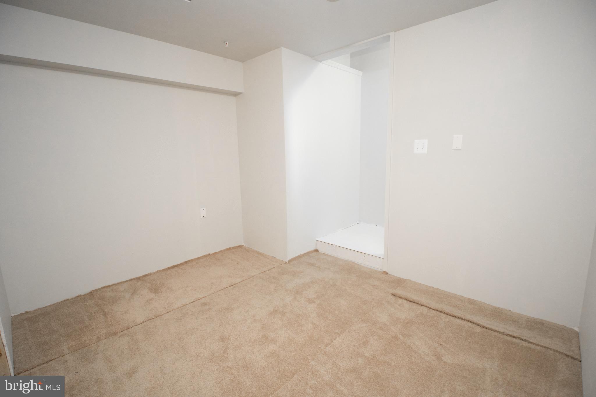 ELIZABETH HILLS PHASE 1 - Residential Lease