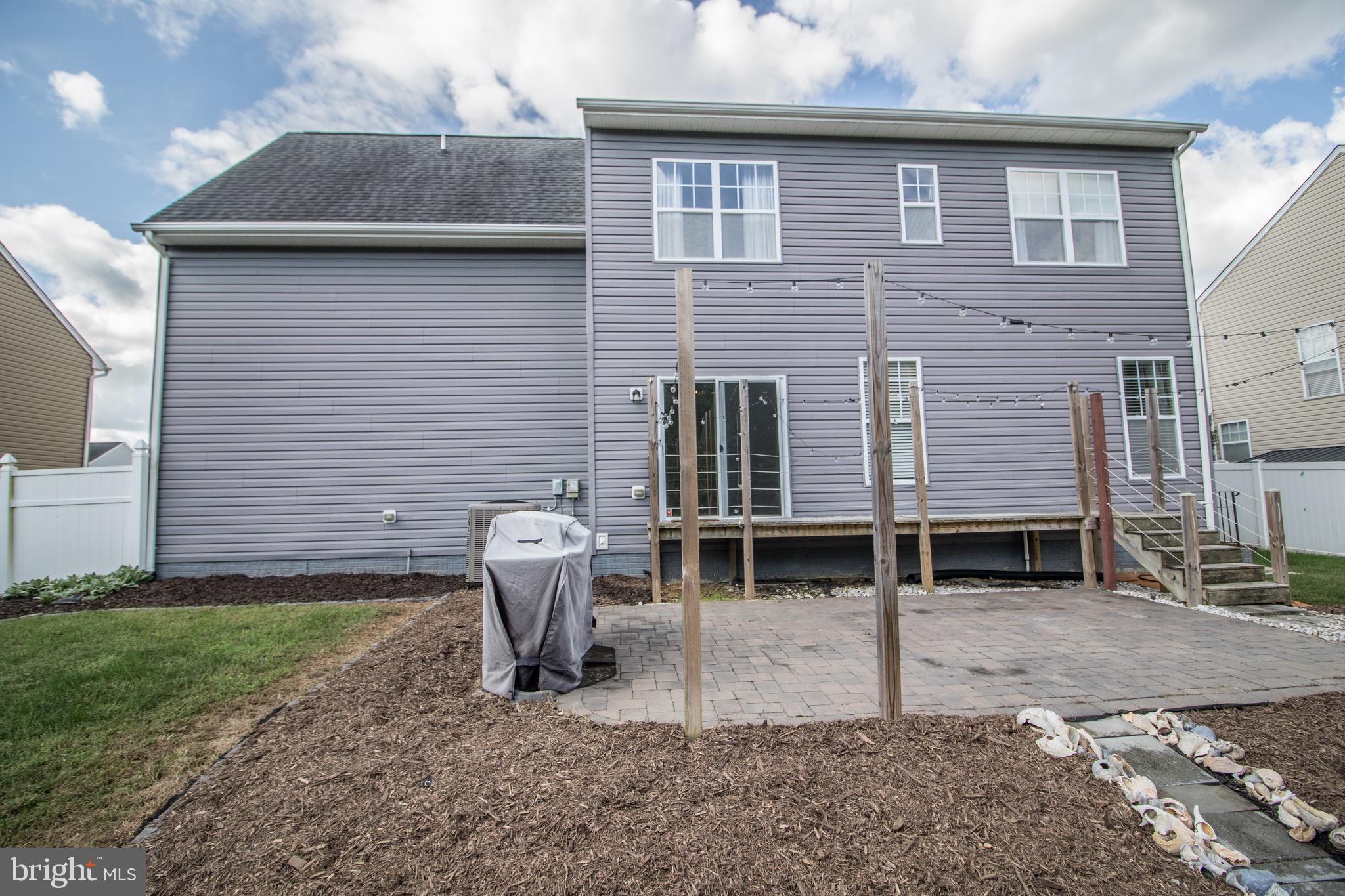 ELIZABETH HILLS PHASE 1 - Residential Lease