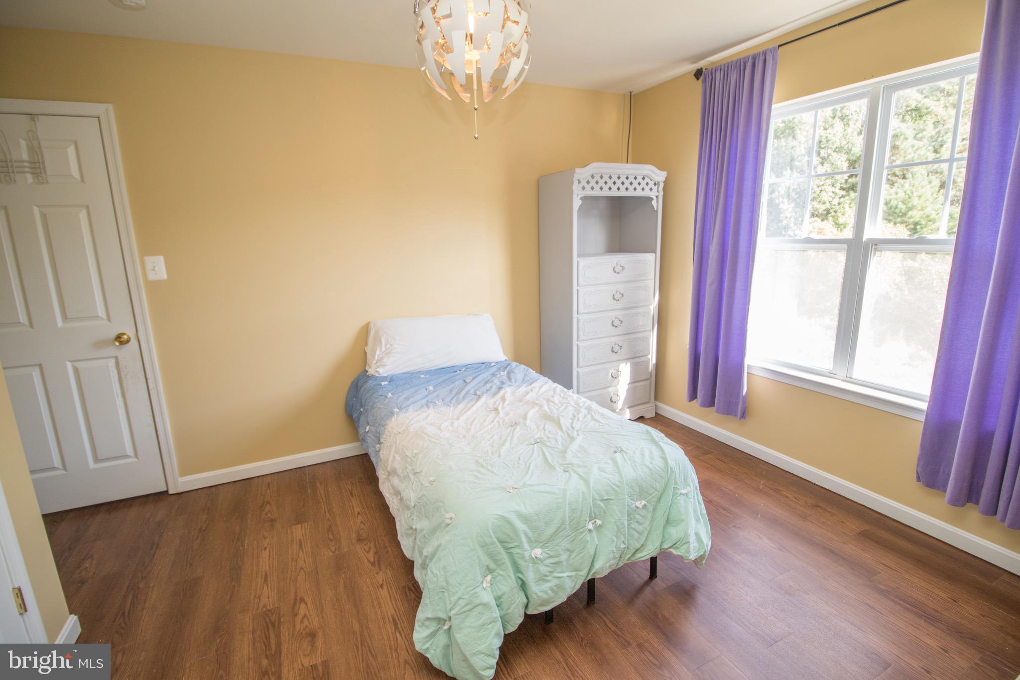 ELIZABETH HILLS PHASE 1 - Residential Lease