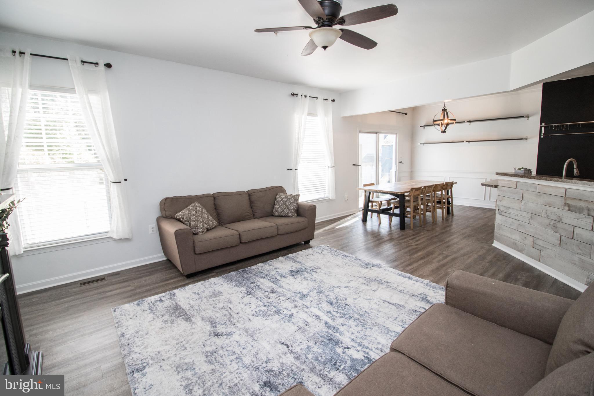 ELIZABETH HILLS PHASE 1 - Residential Lease