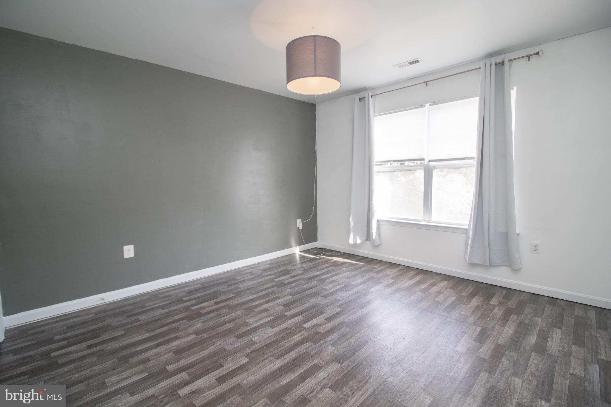 ELIZABETH HILLS PHASE 1 - Residential Lease