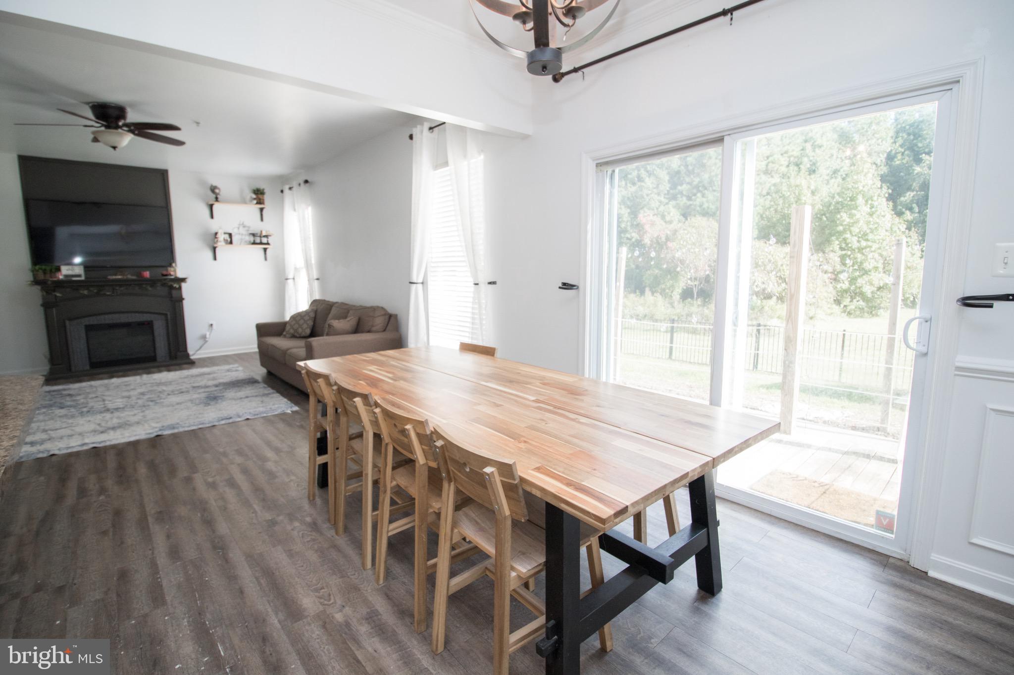 ELIZABETH HILLS PHASE 1 - Residential Lease