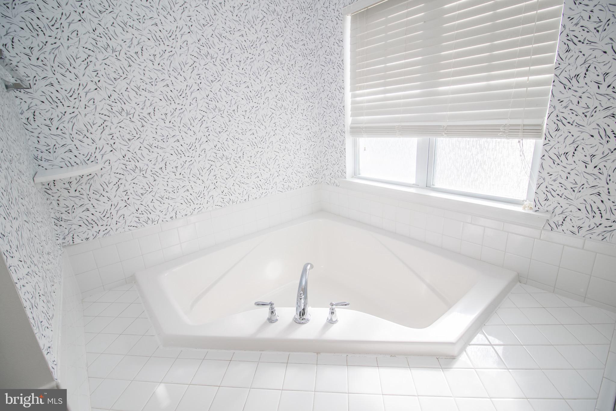 ELIZABETH HILLS PHASE 1 - Residential Lease