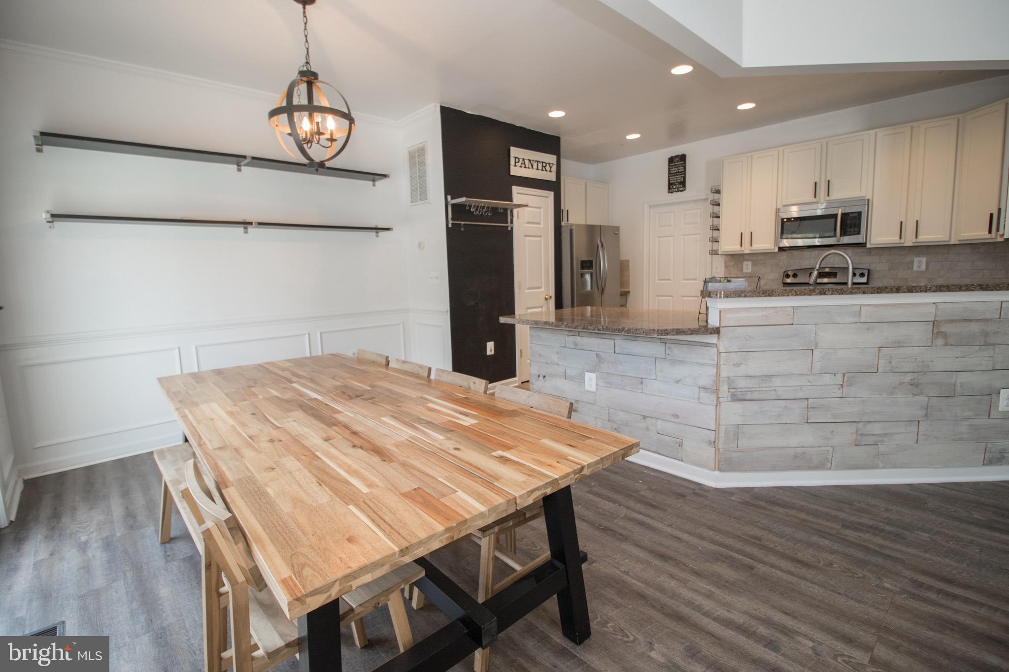 ELIZABETH HILLS PHASE 1 - Residential Lease