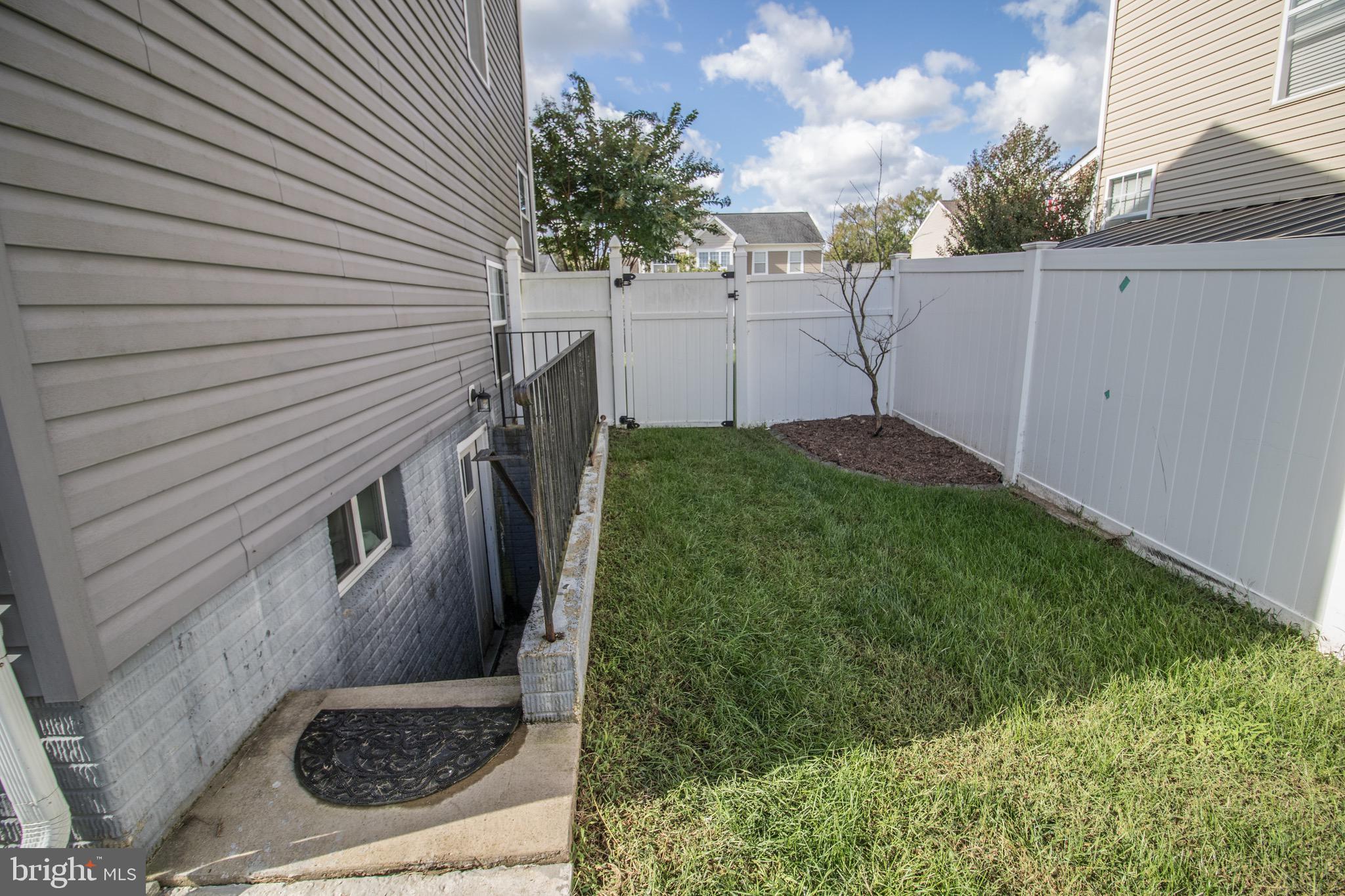 ELIZABETH HILLS PHASE 1 - Residential Lease