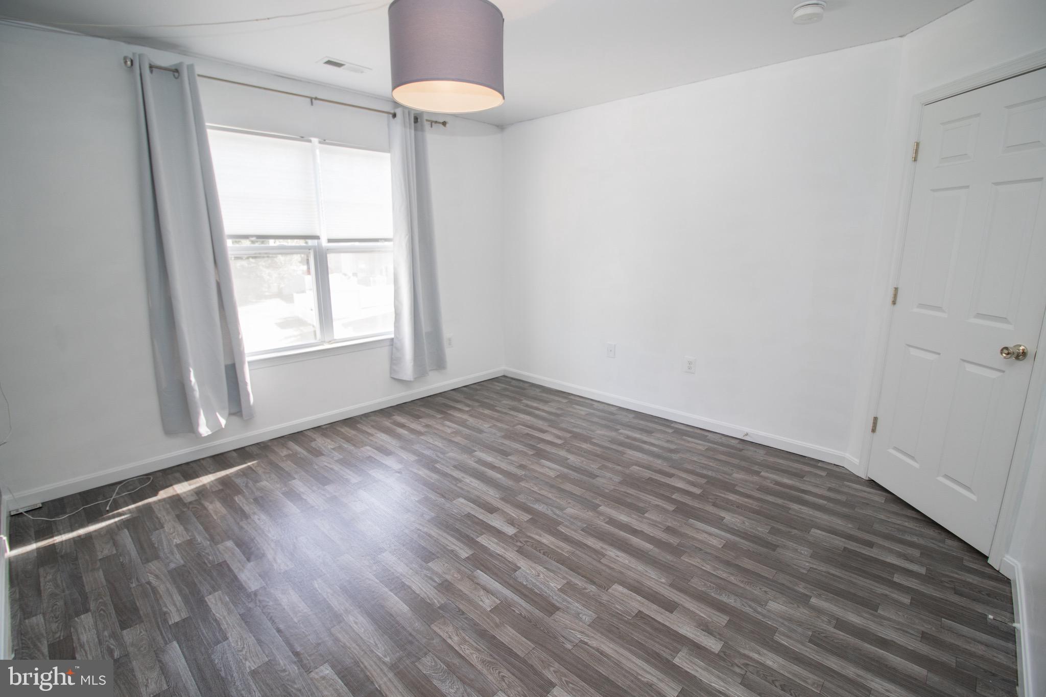 ELIZABETH HILLS PHASE 1 - Residential Lease