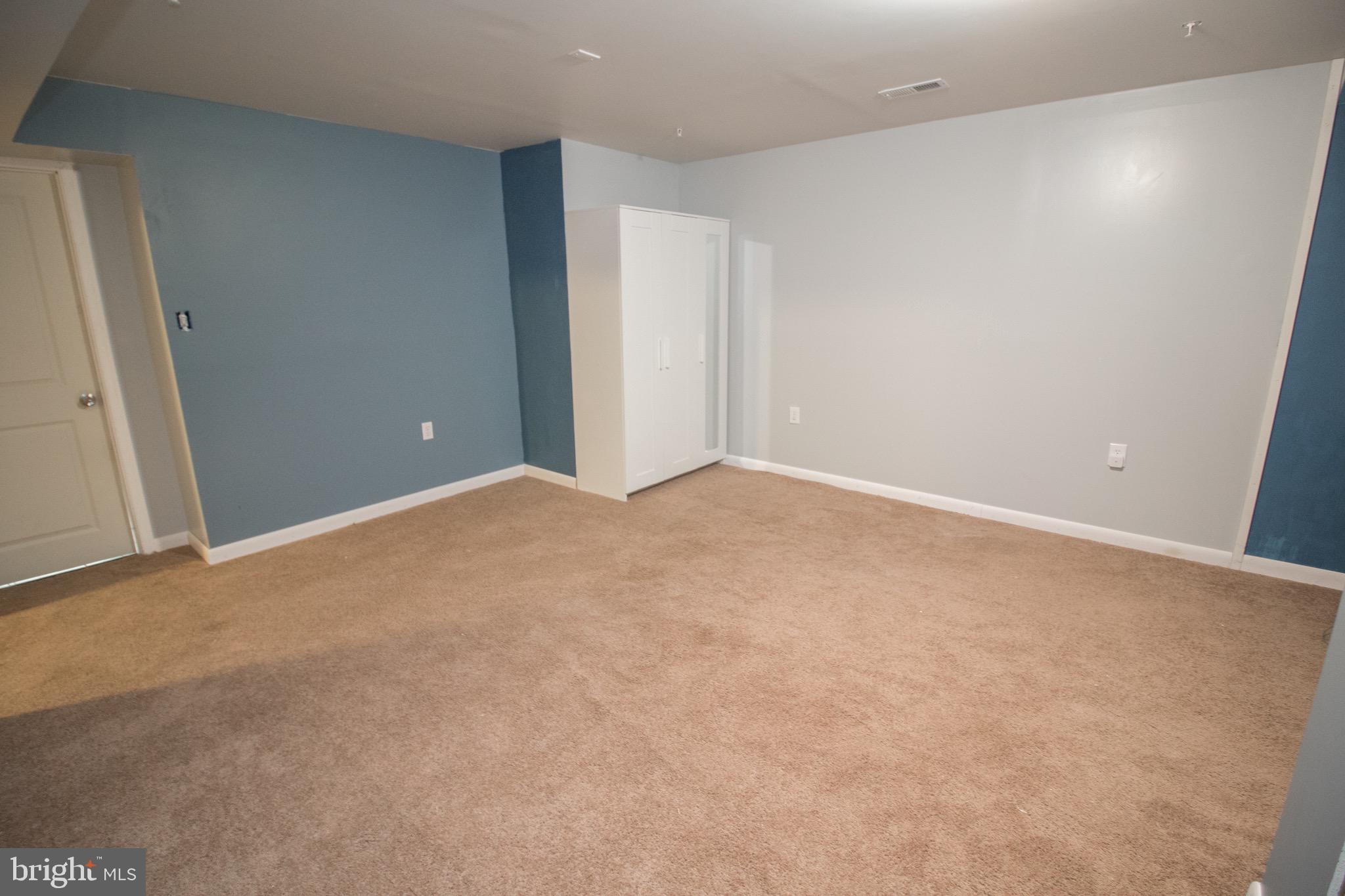 ELIZABETH HILLS PHASE 1 - Residential Lease