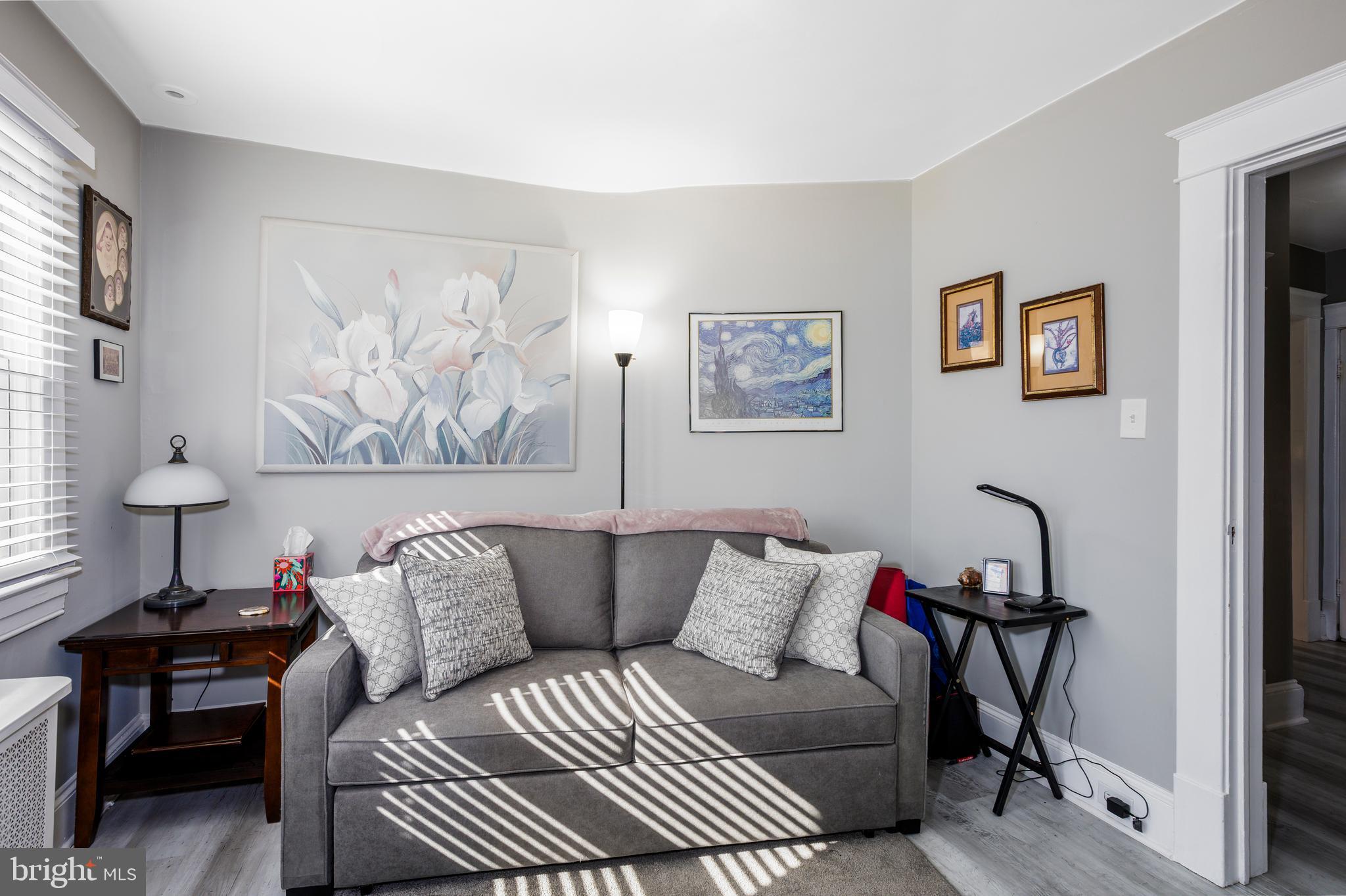 KENSINGTON - Residential