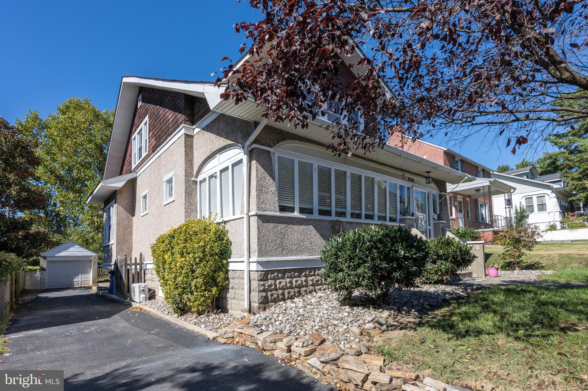 KENSINGTON - Residential
