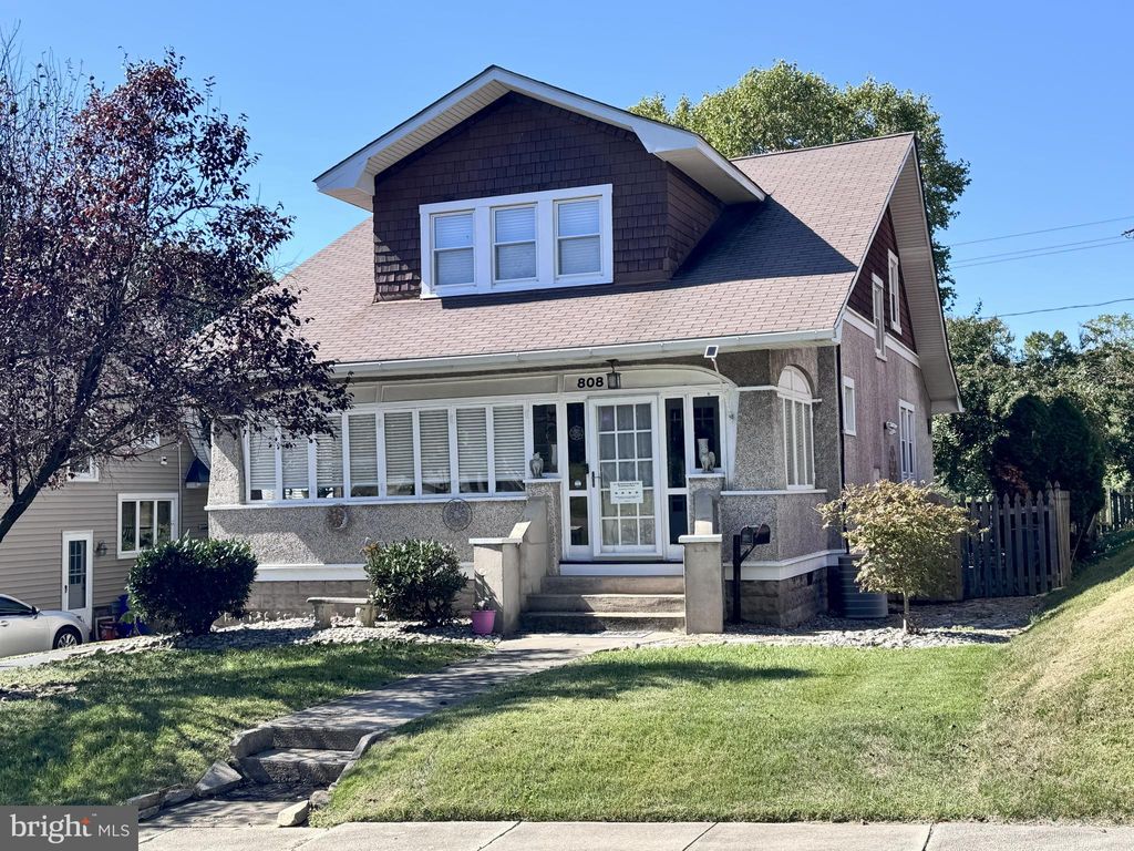 Photo of 808 Warwick Road, BALTIMORE, MD 21229 (MLS # MDBC2142300)