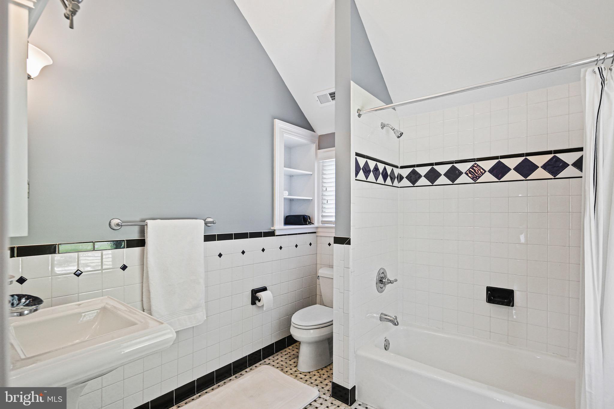 MURRAY HILL - Residential