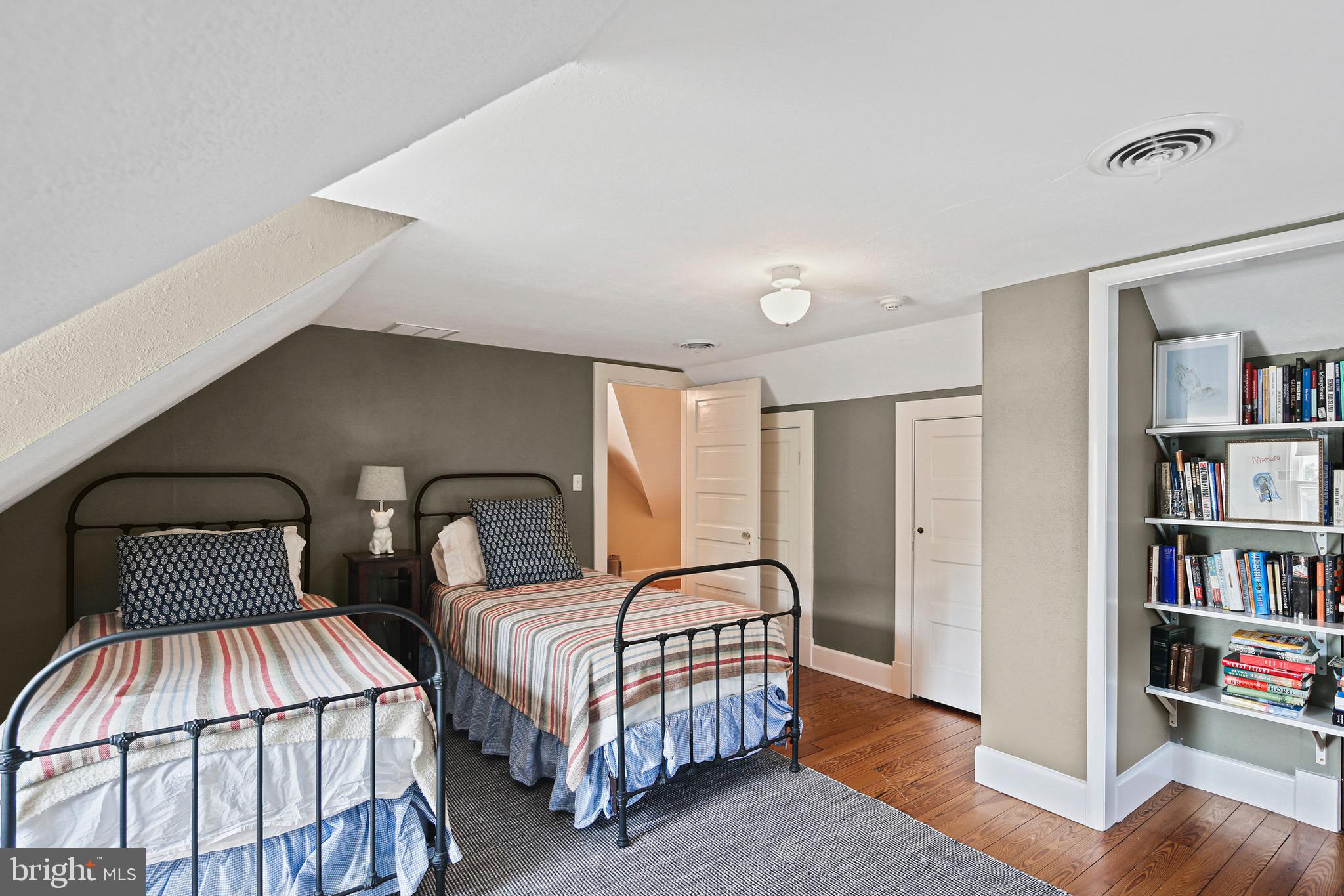 MURRAY HILL - Residential