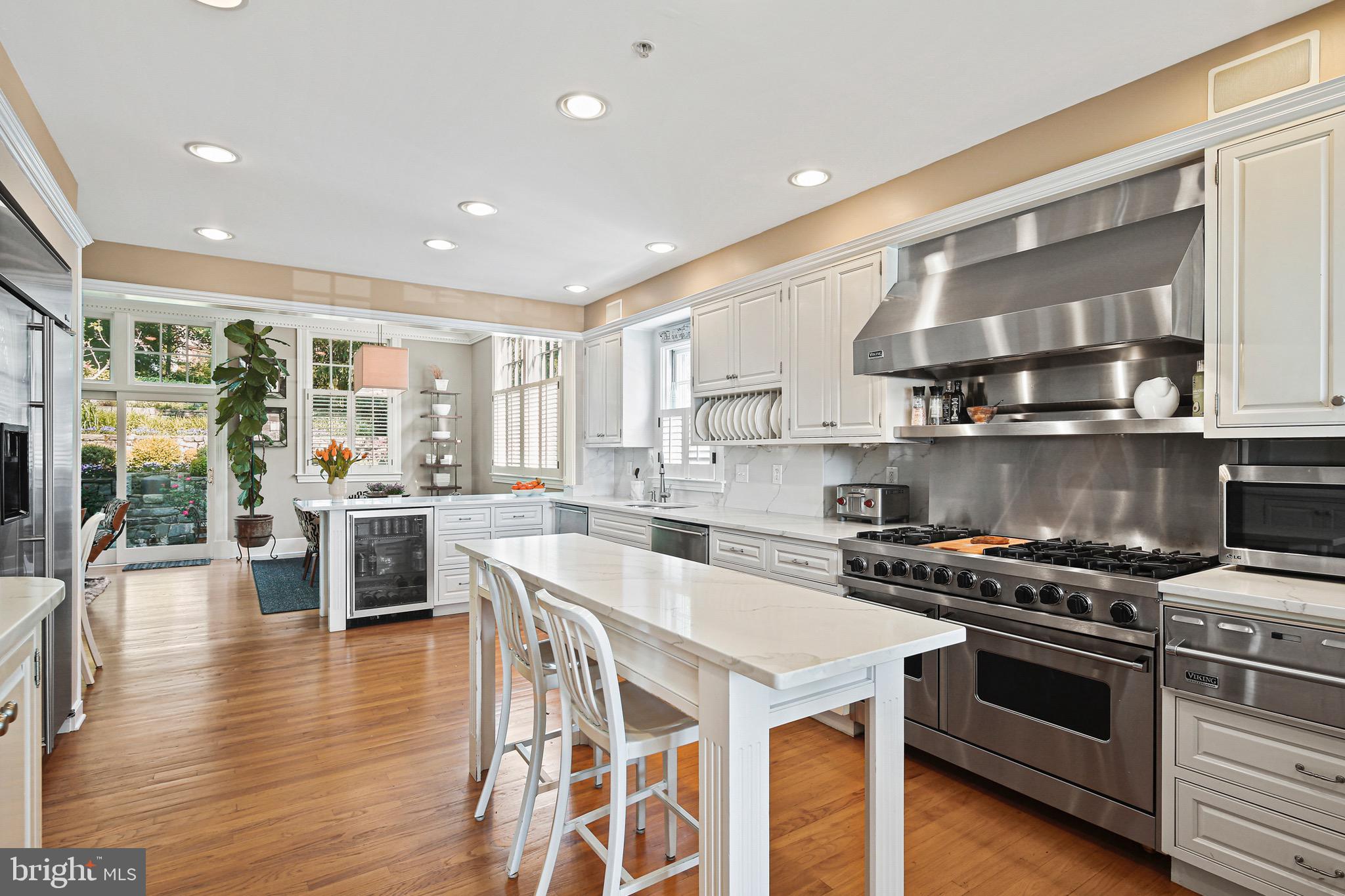 MURRAY HILL - Residential