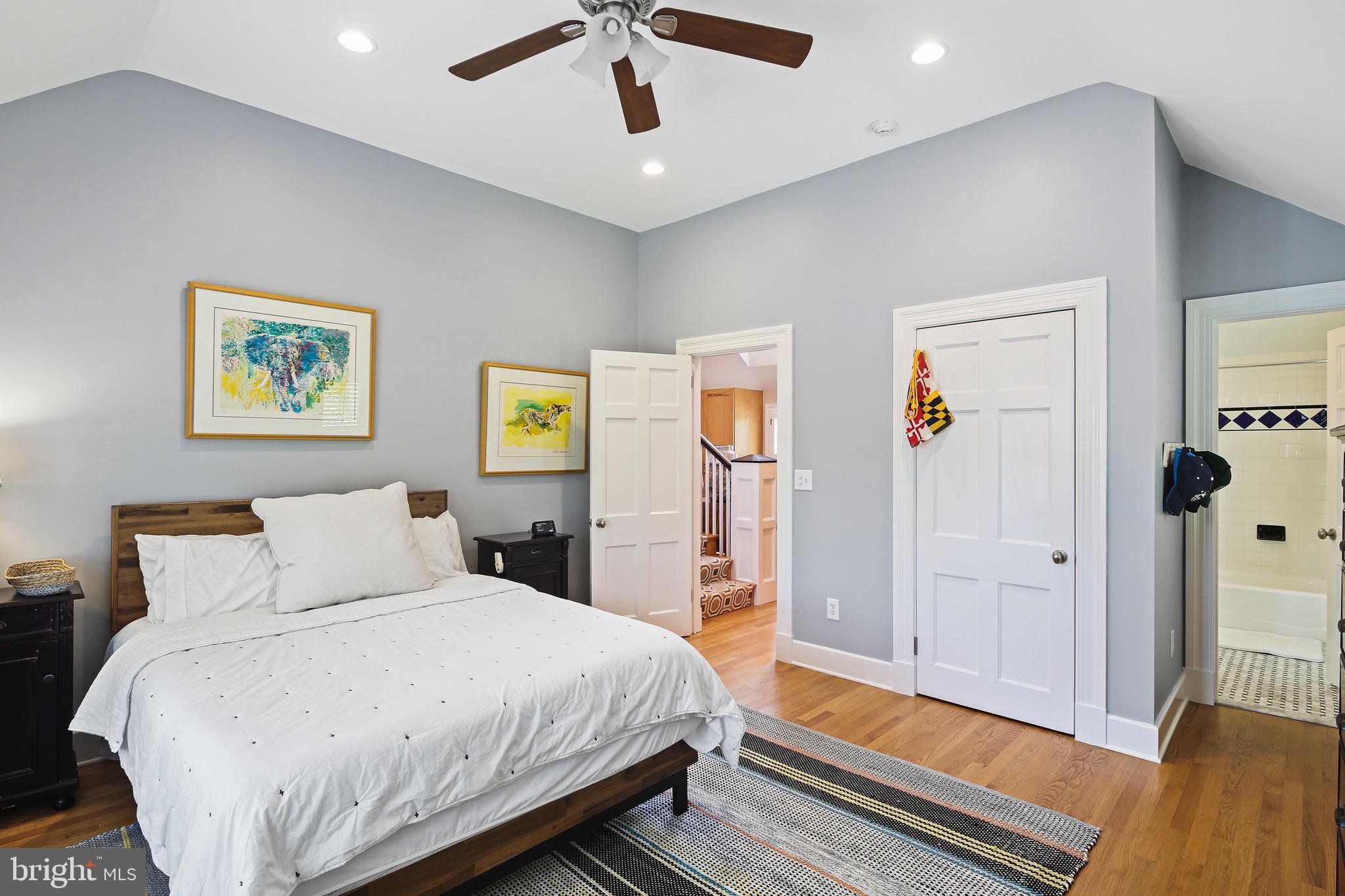 MURRAY HILL - Residential